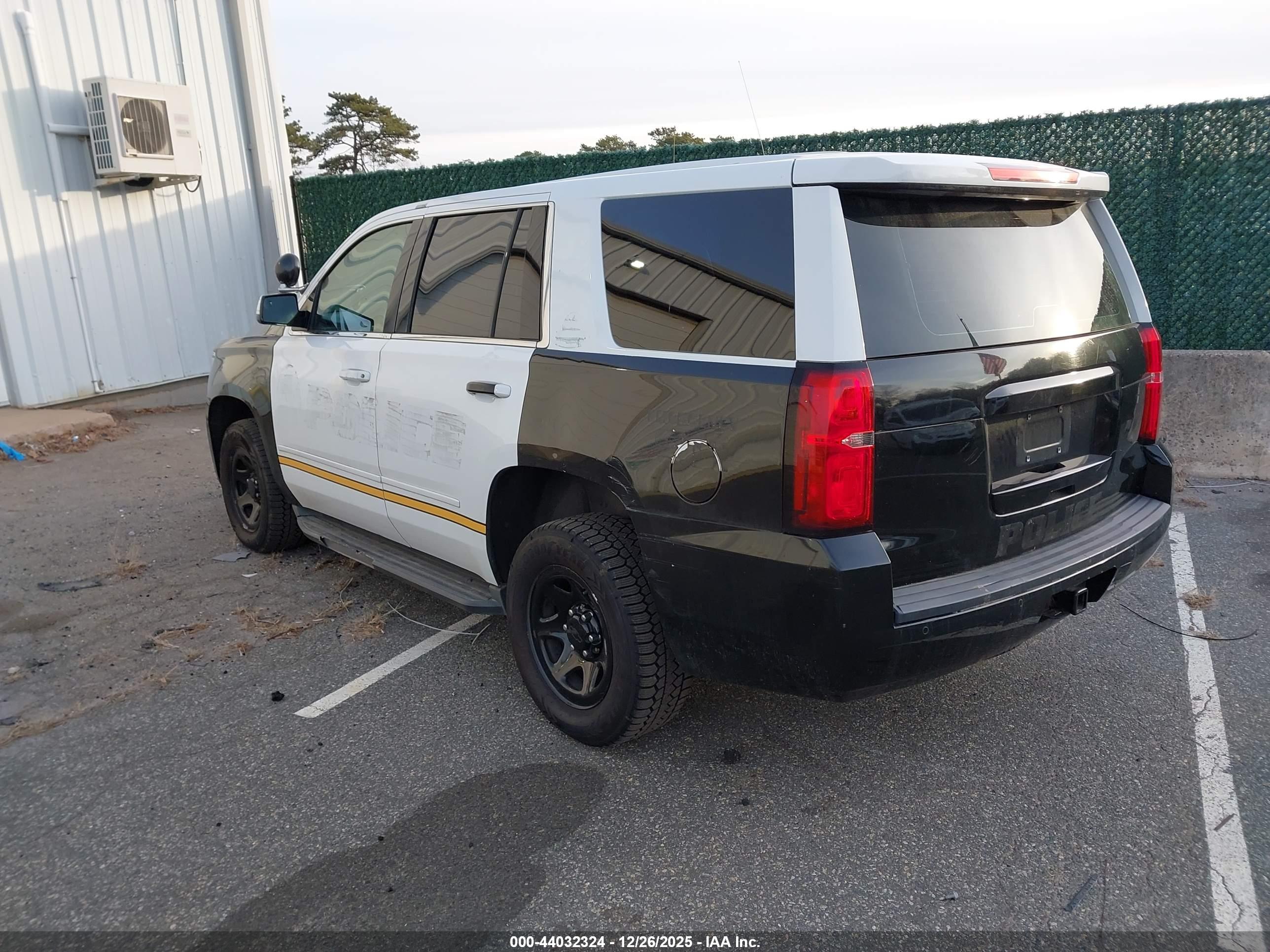 CHEVROLET TAHOE image 3