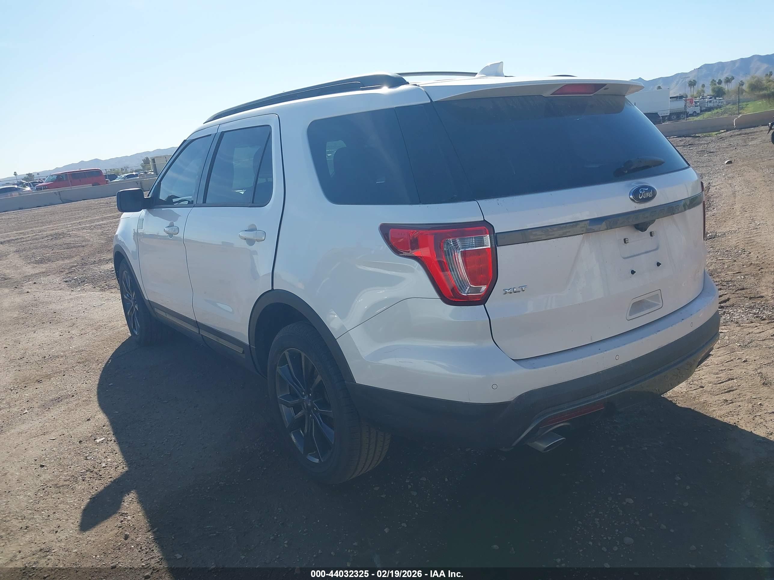 FORD EXPLORER image 3