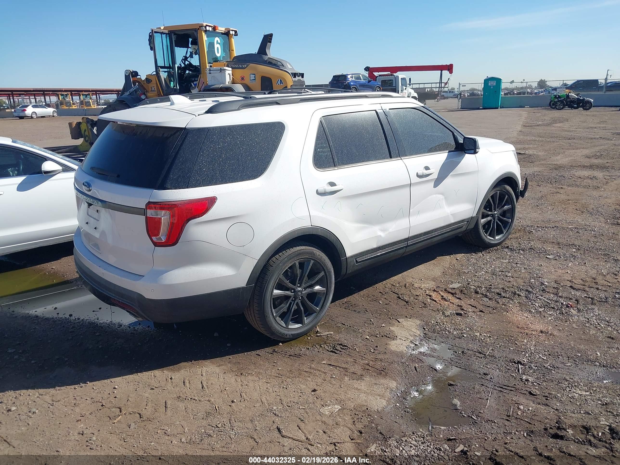FORD EXPLORER image 4