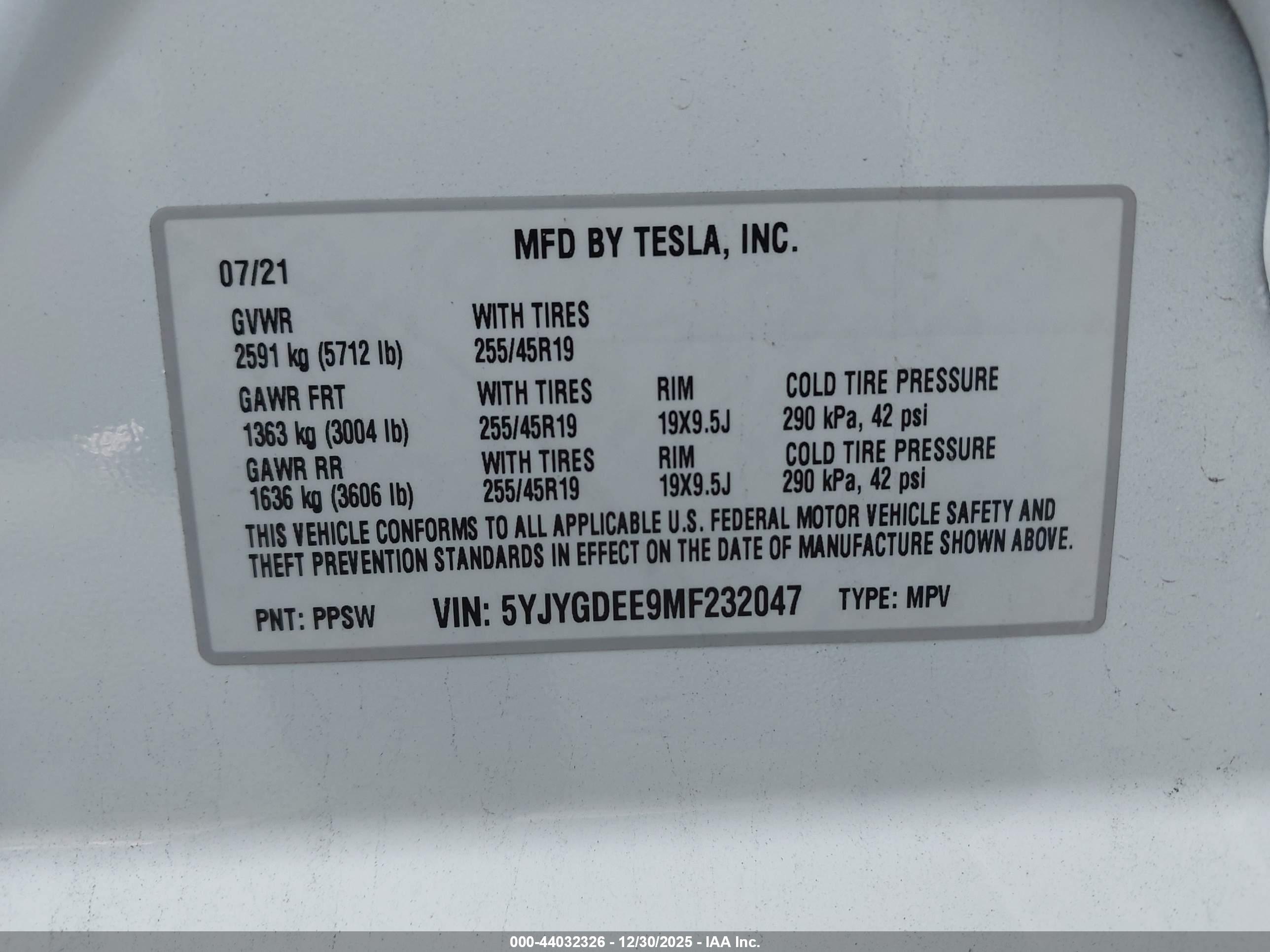 TESLA MODEL image 9