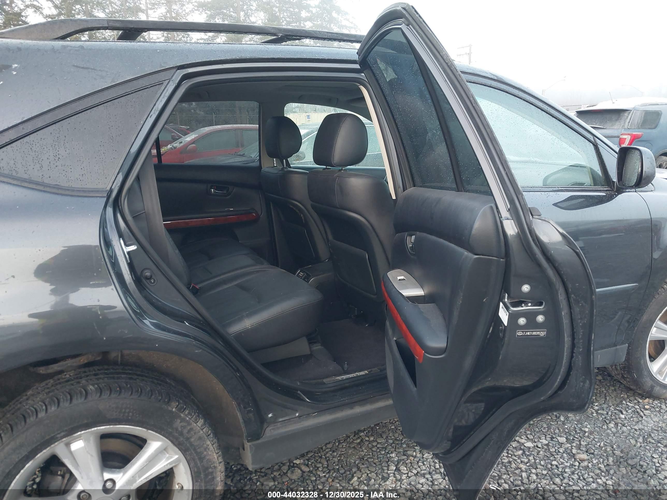LEXUS RX image 8