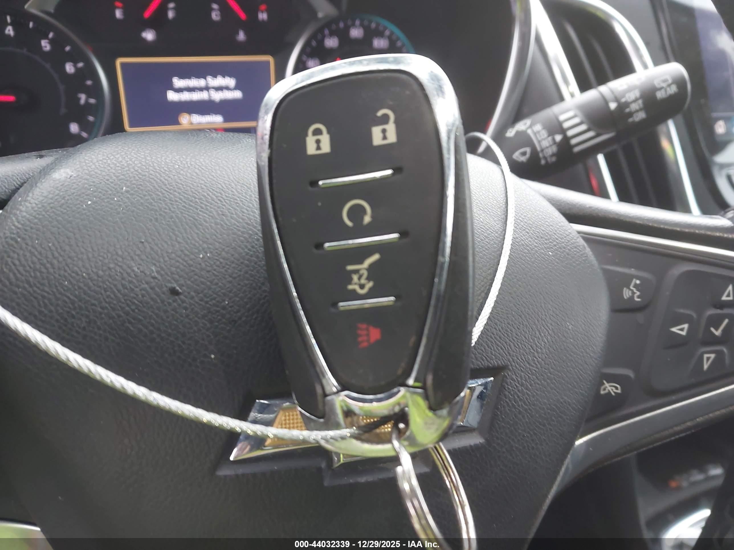 CHEVROLET EQUINOX image 11