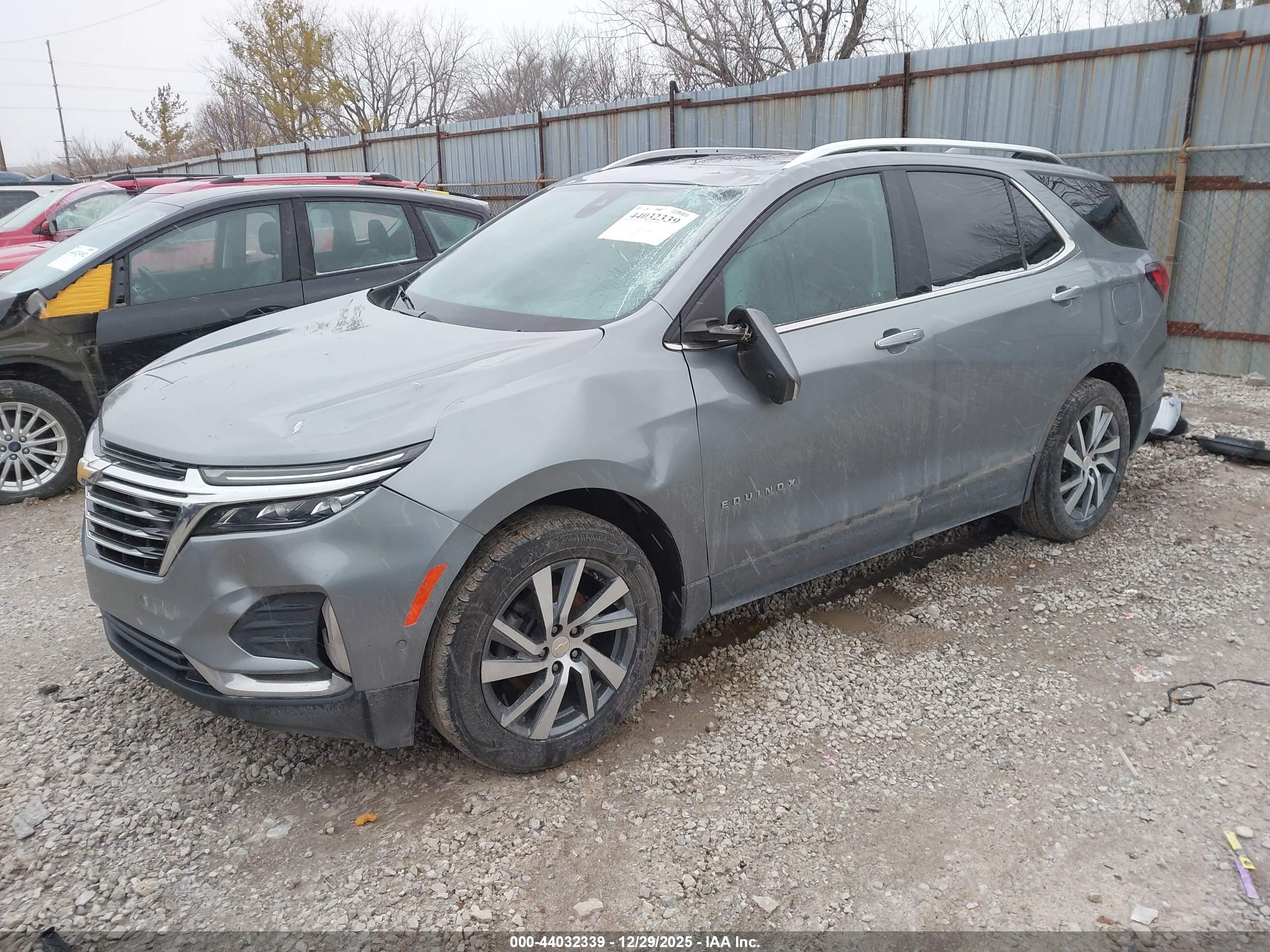 CHEVROLET EQUINOX image 2