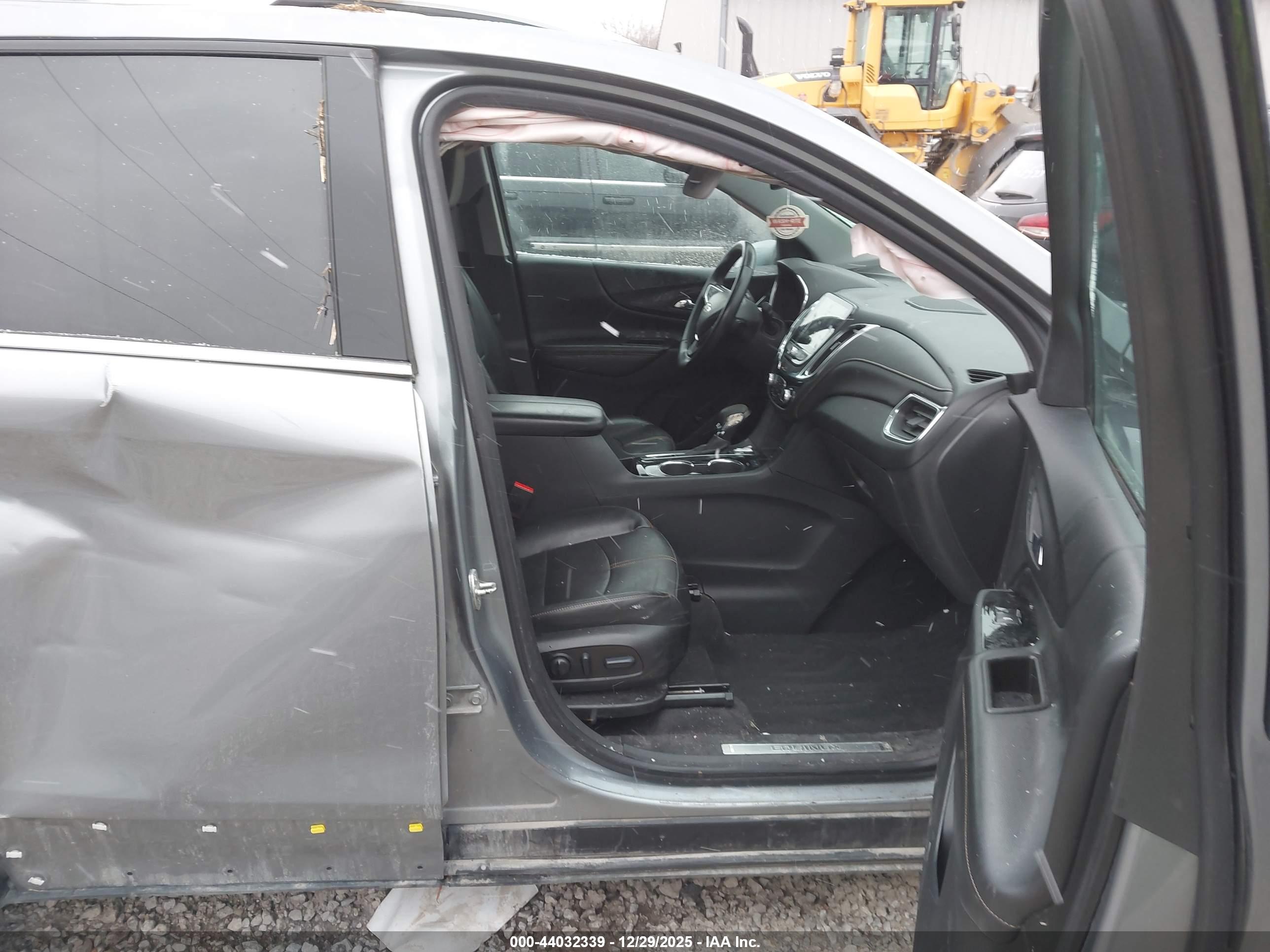 CHEVROLET EQUINOX image 5