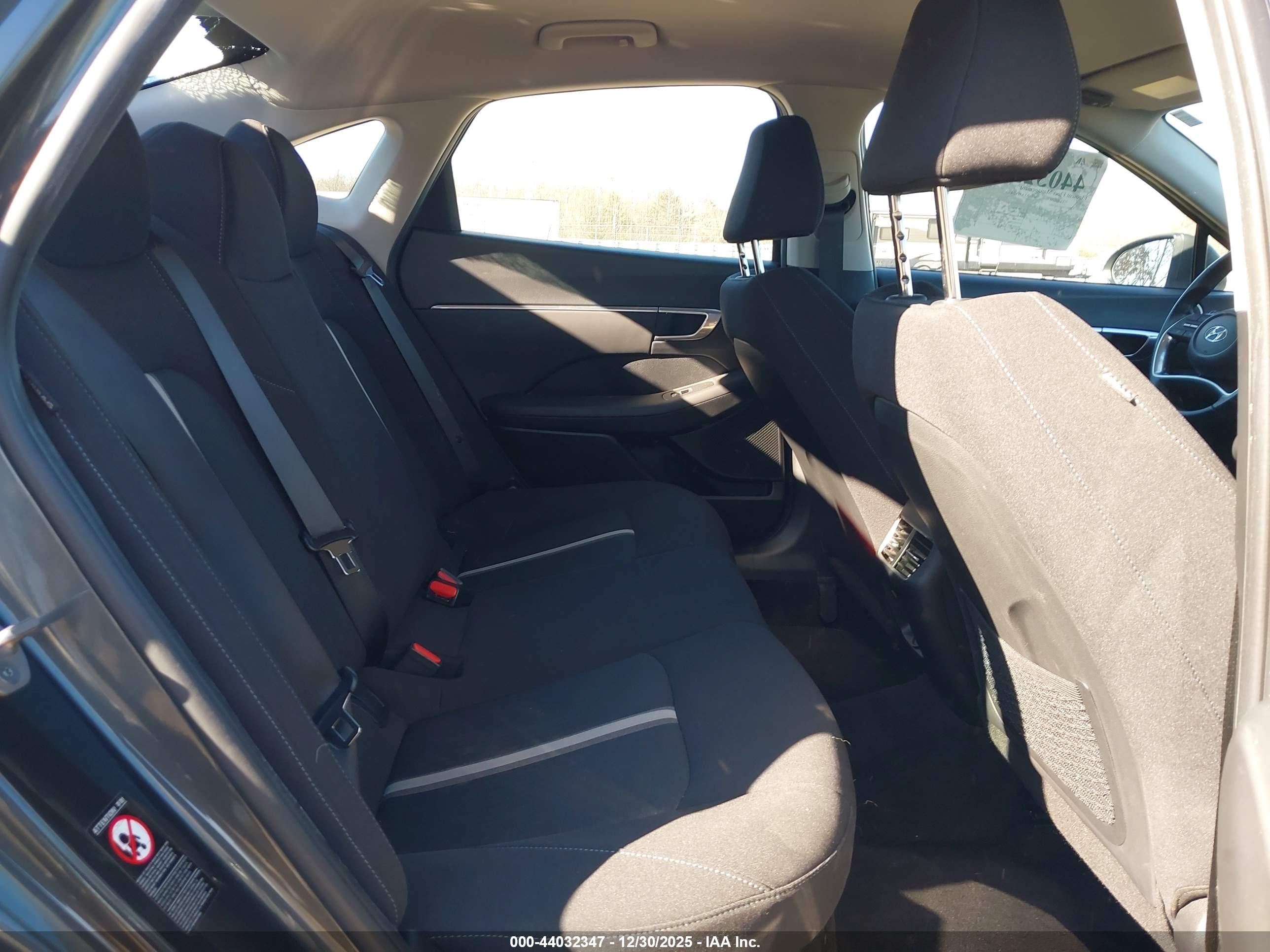 HYUNDAI SONATA image 8
