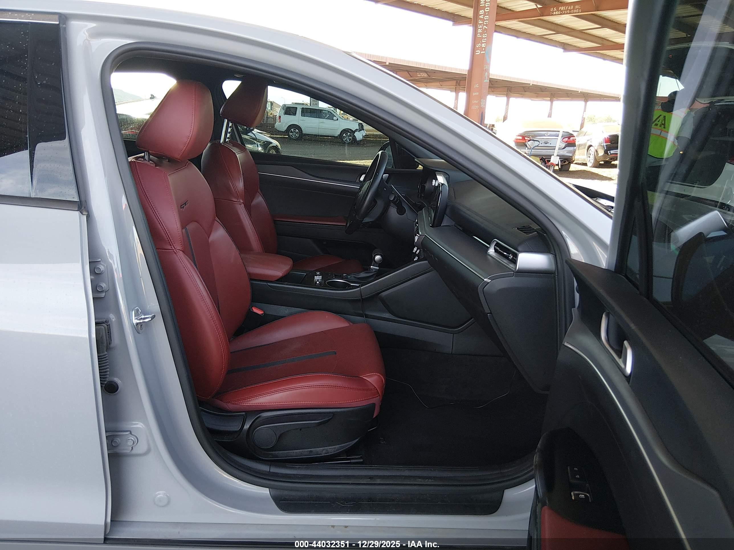 KIA K5 image 5