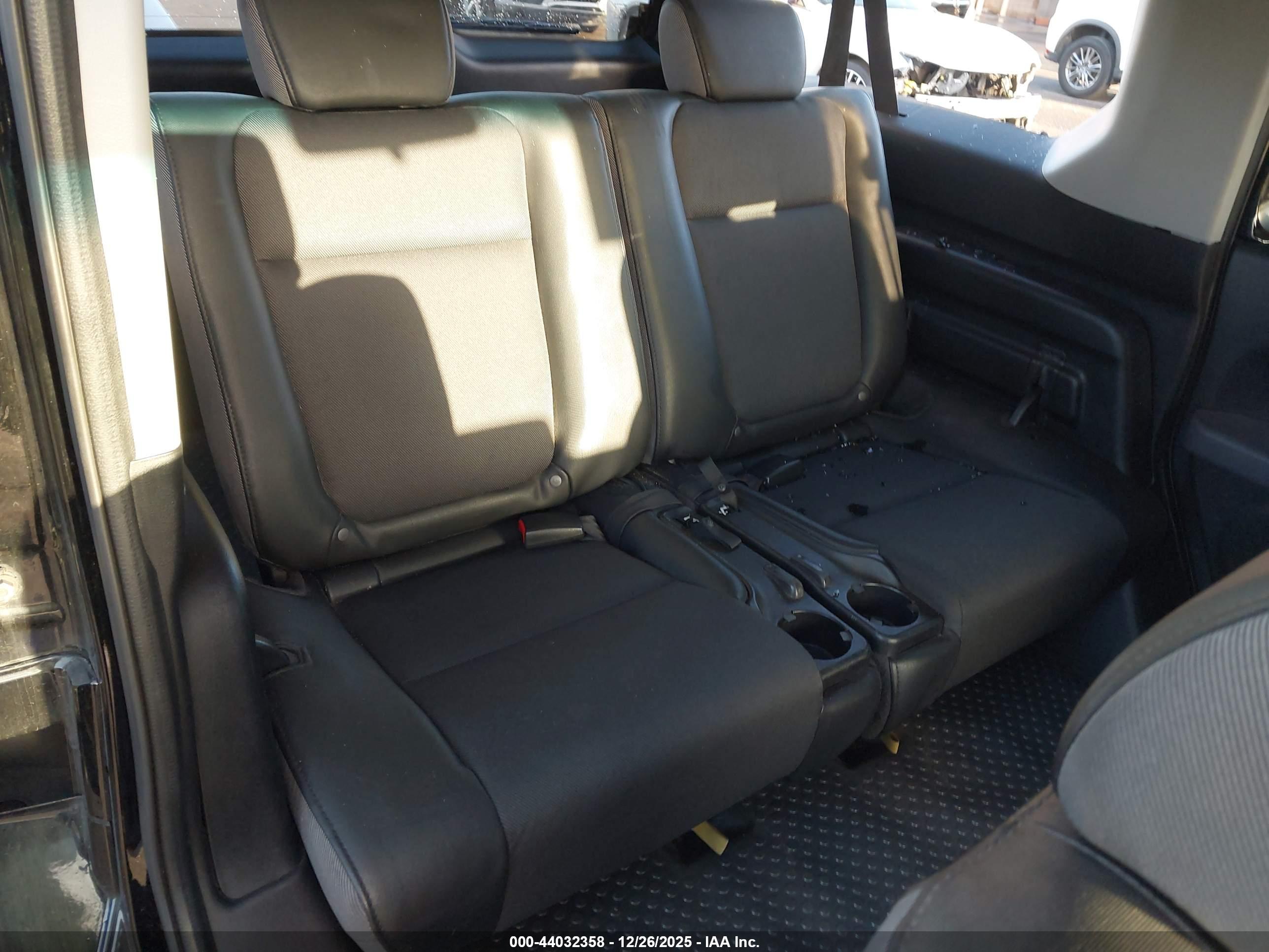 HONDA ELEMENT image 8