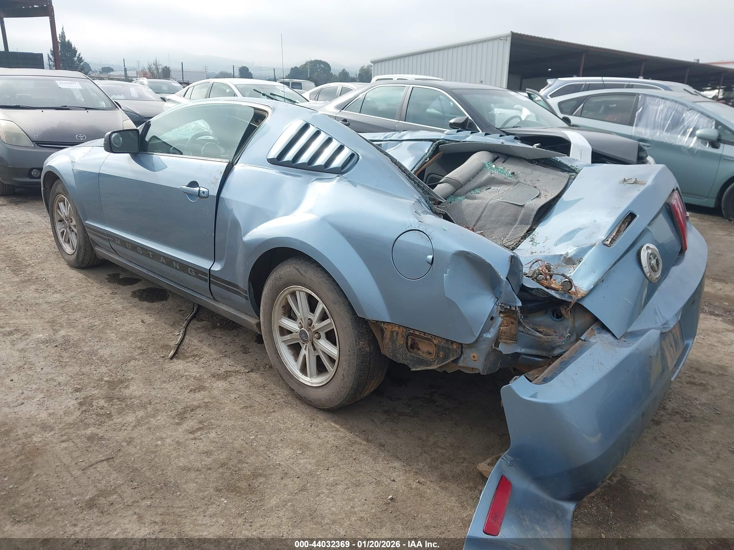 FORD MUSTANG image 3