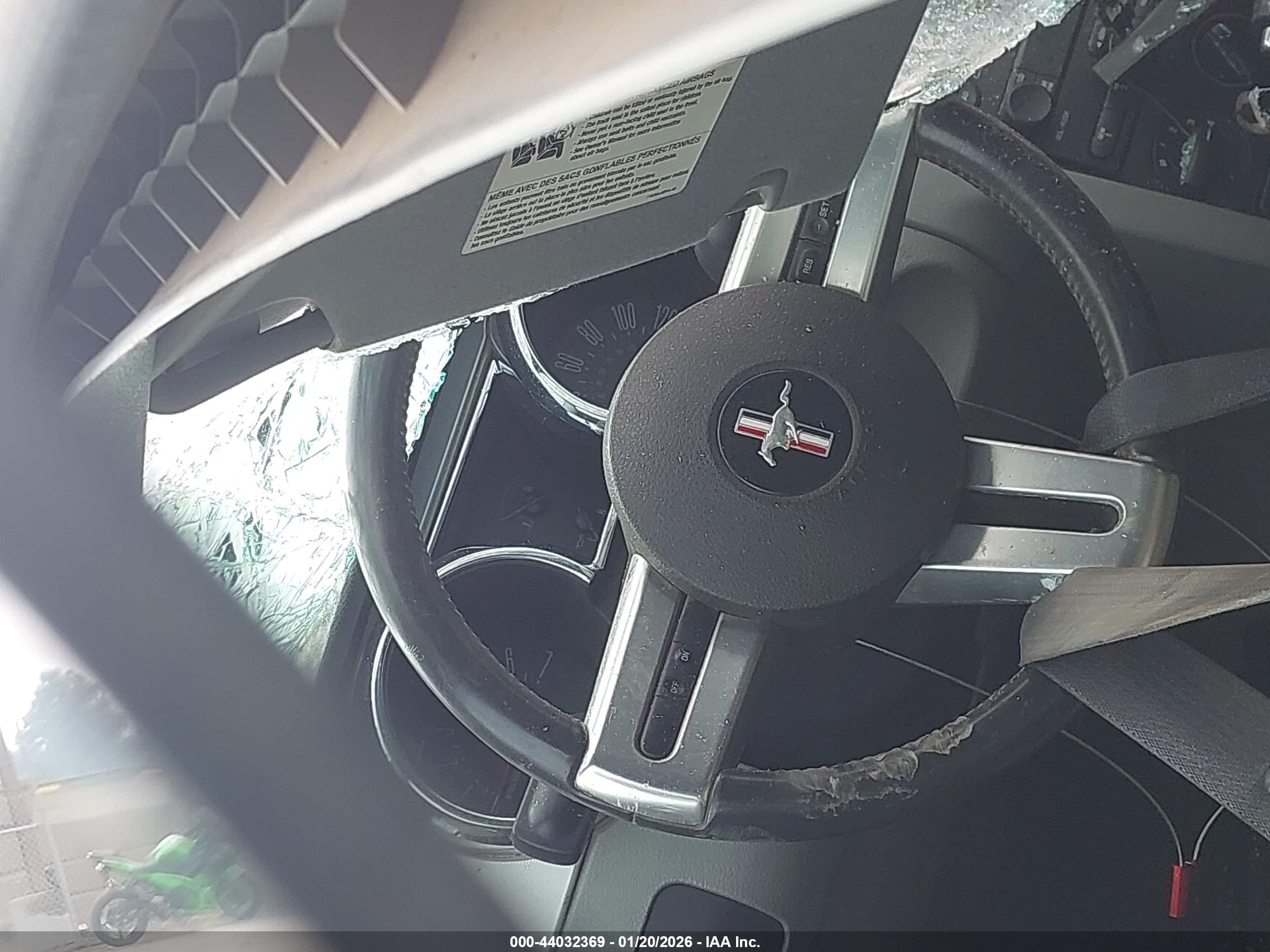 FORD MUSTANG image 7