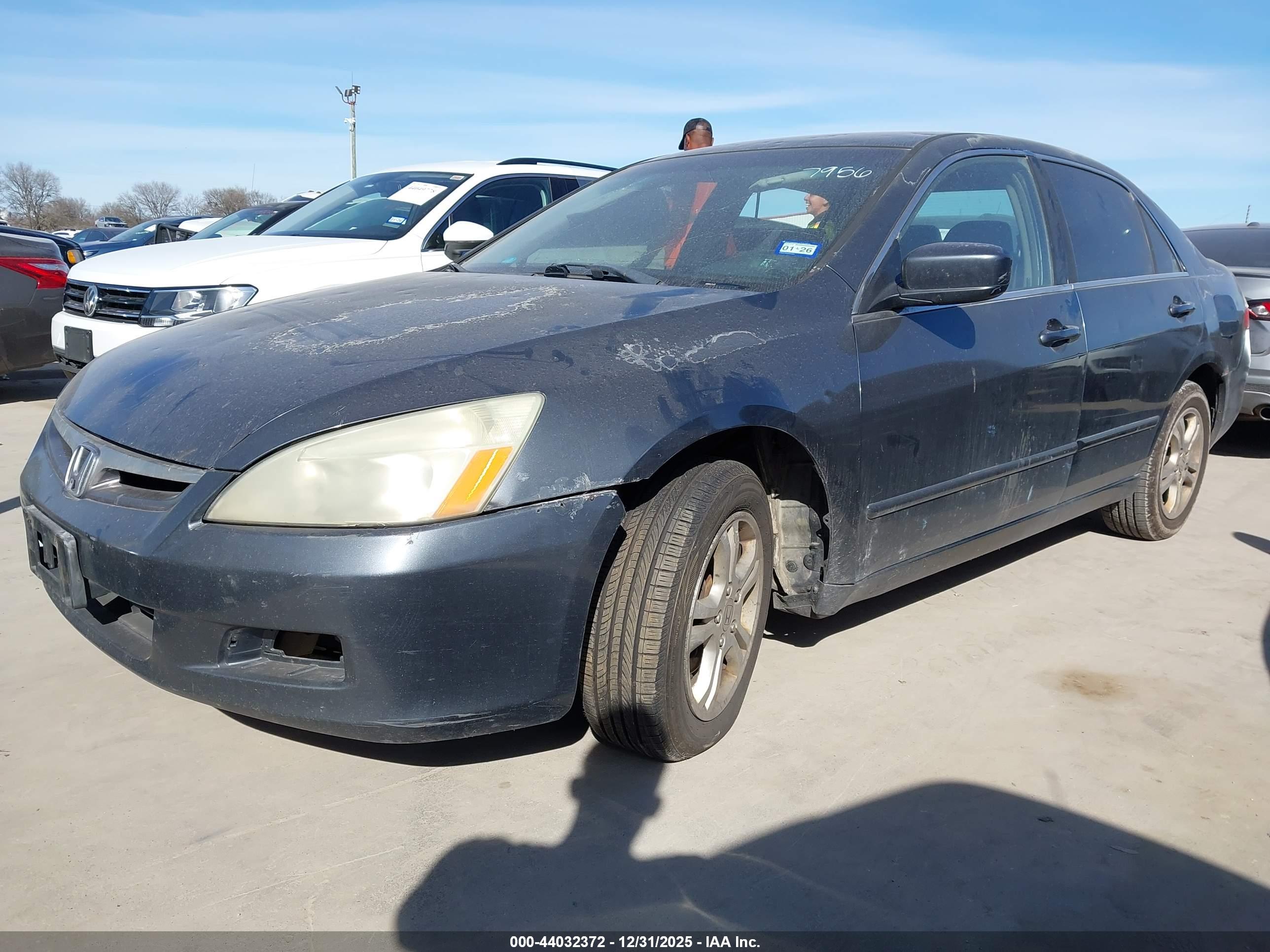 HONDA ACCORD image 2