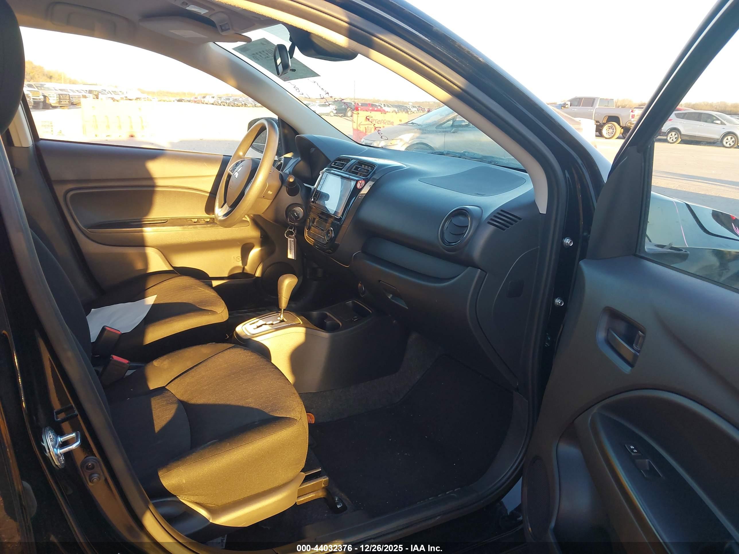 MITSUBISHI MIRAGE image 5