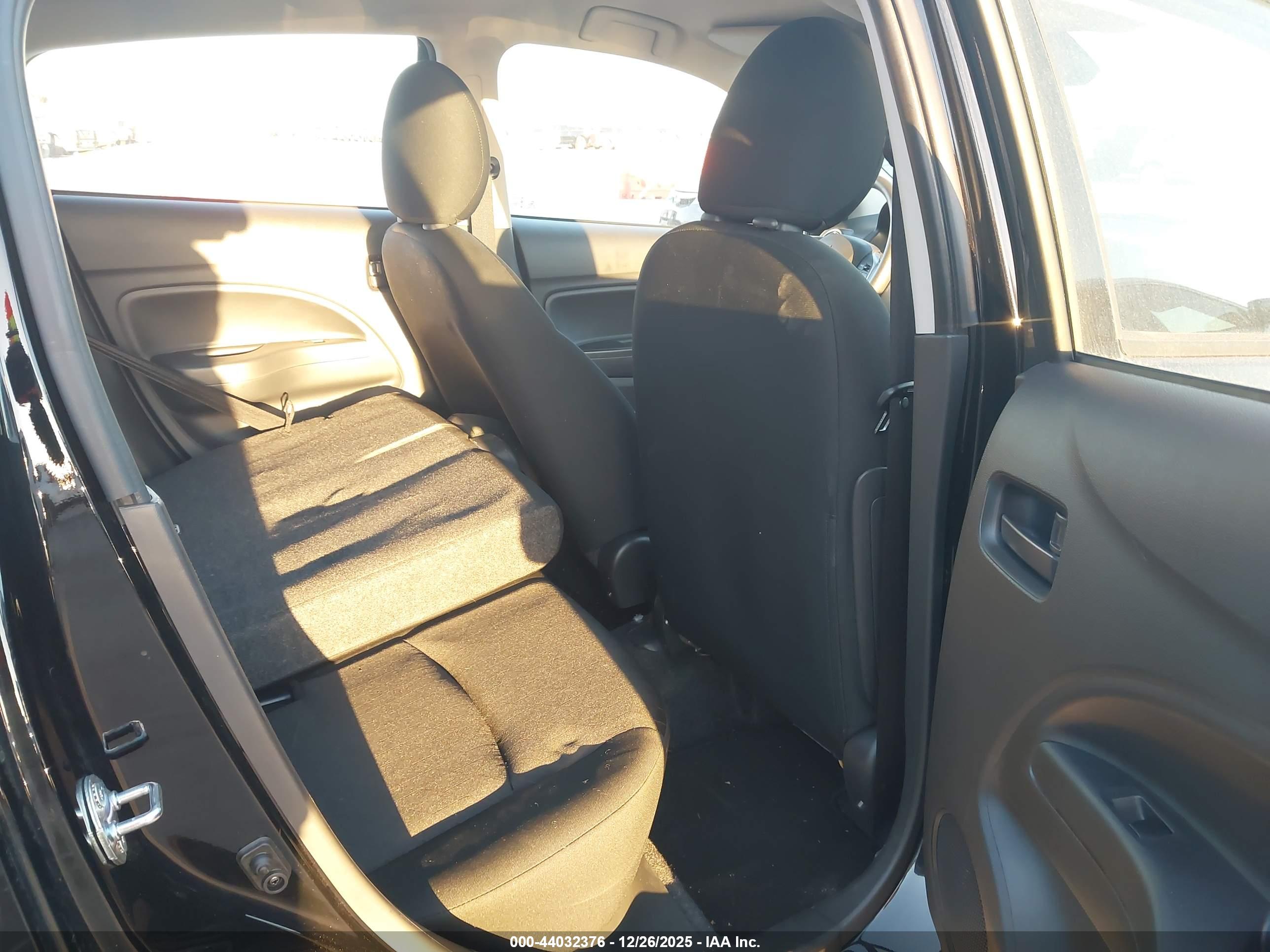MITSUBISHI MIRAGE image 8