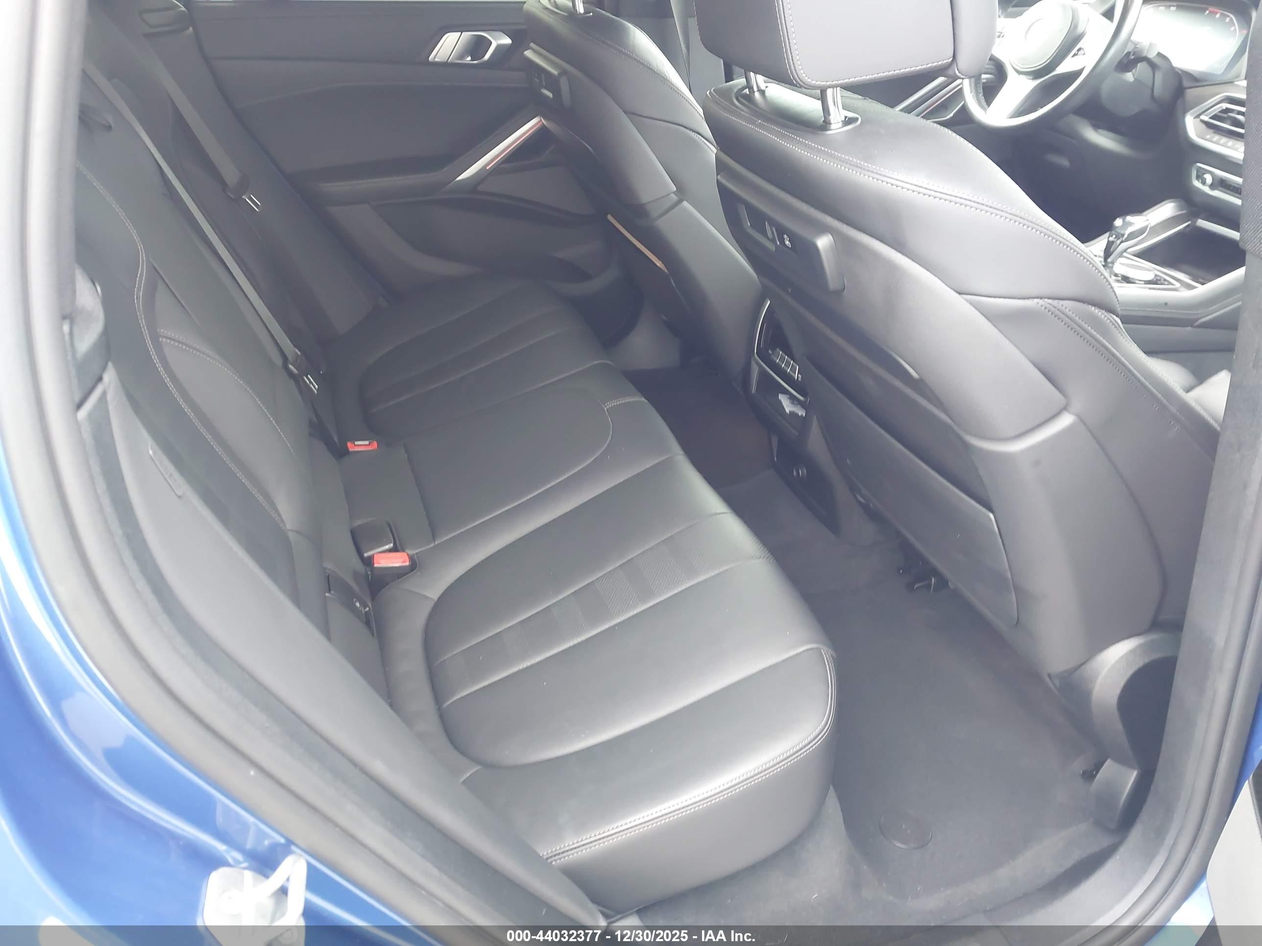 BMW X6 image 8