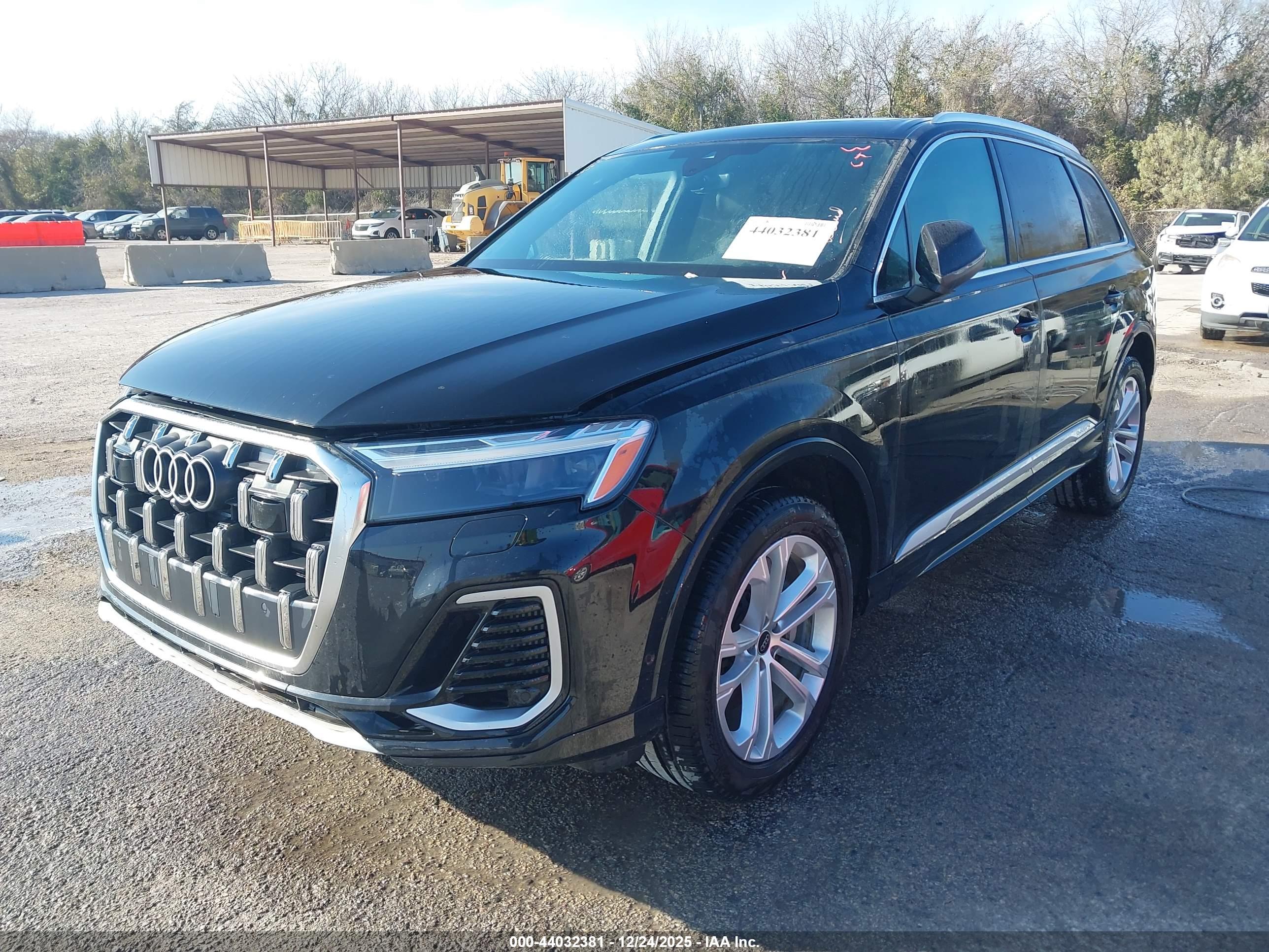 AUDI Q7 image 2