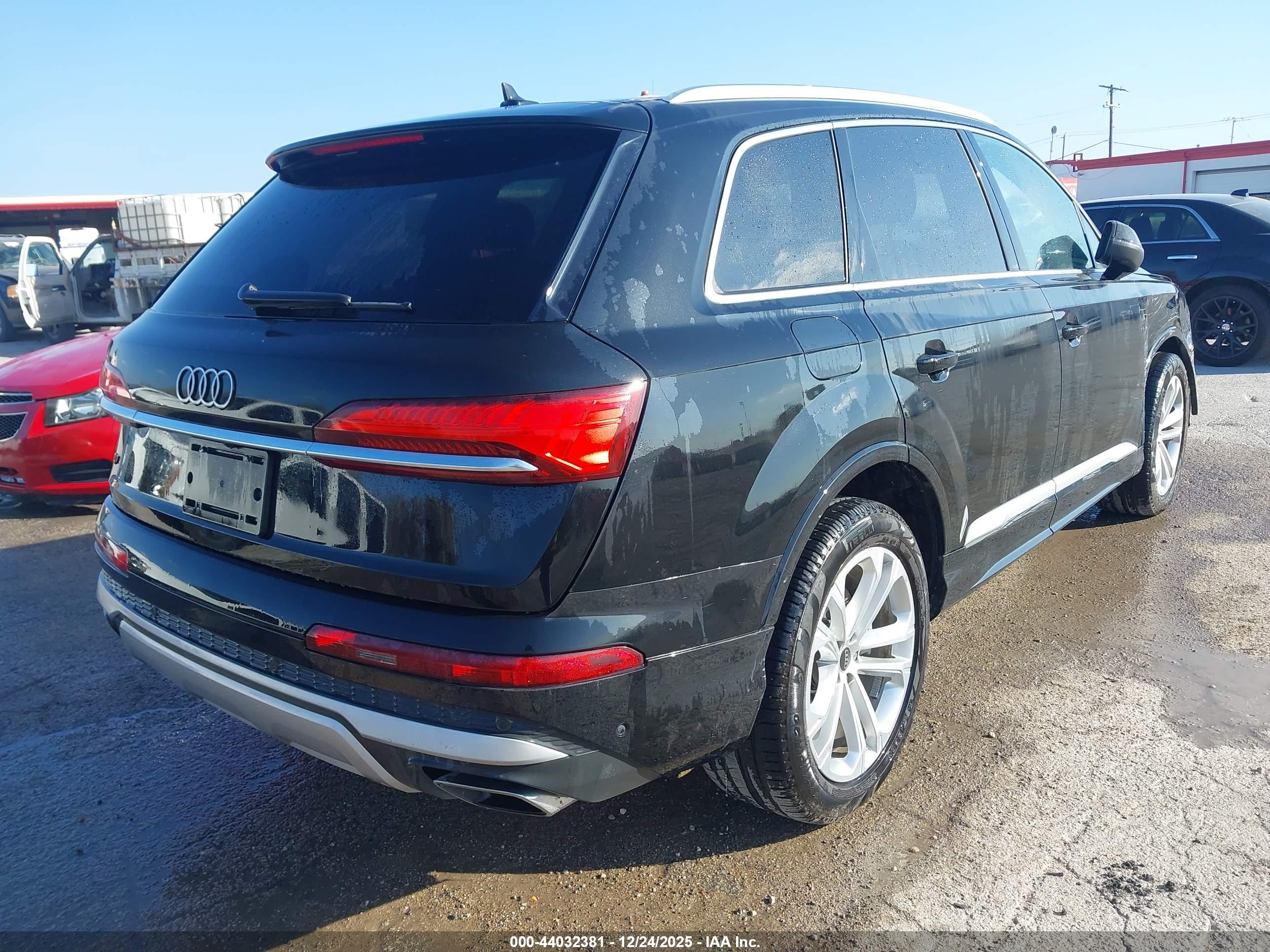 AUDI Q7 image 4