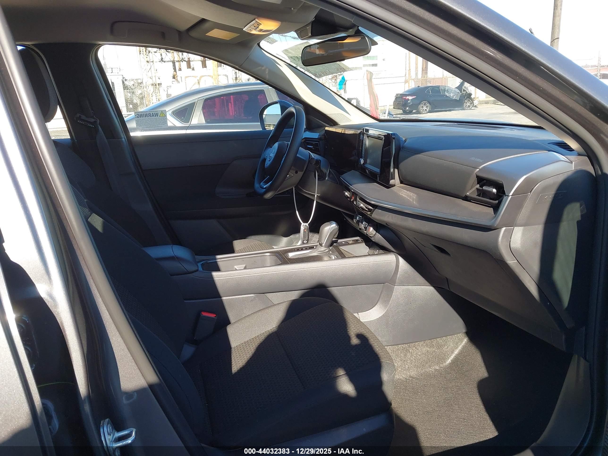NISSAN KICKS image 5