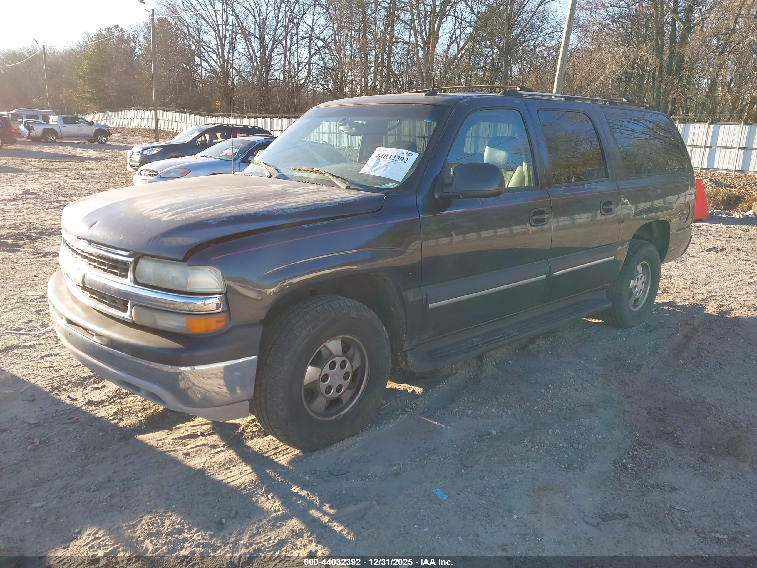 CHEVROLET SUBURBAN image 2