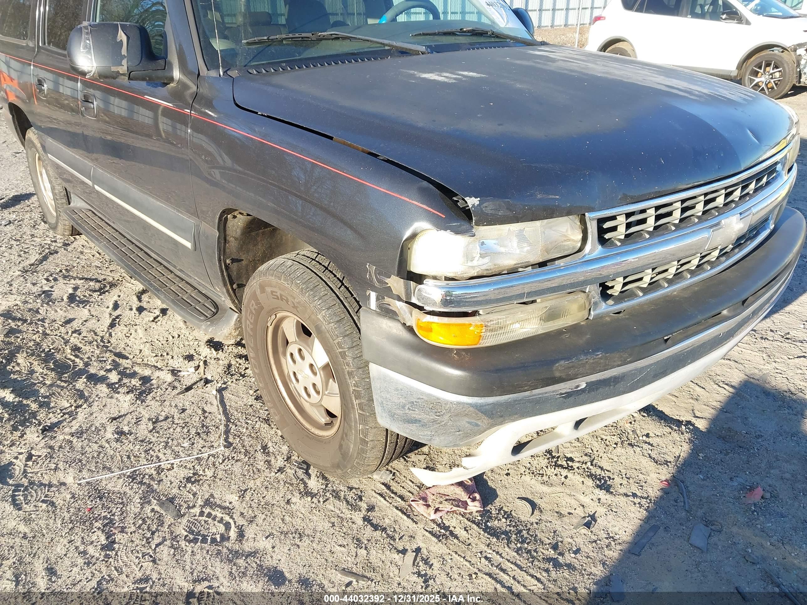 CHEVROLET SUBURBAN image 6