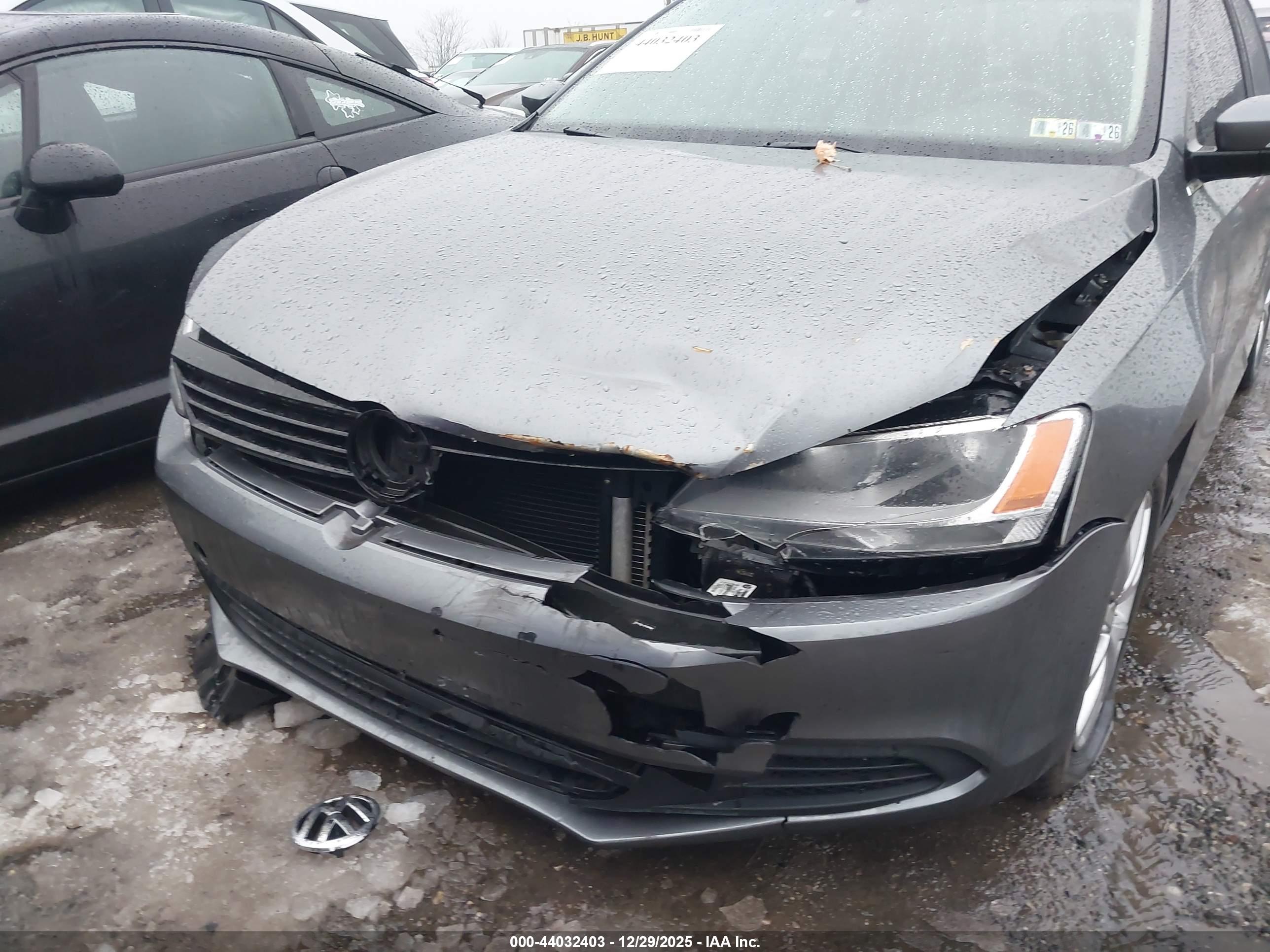 VOLKSWAGEN JETTA image 6
