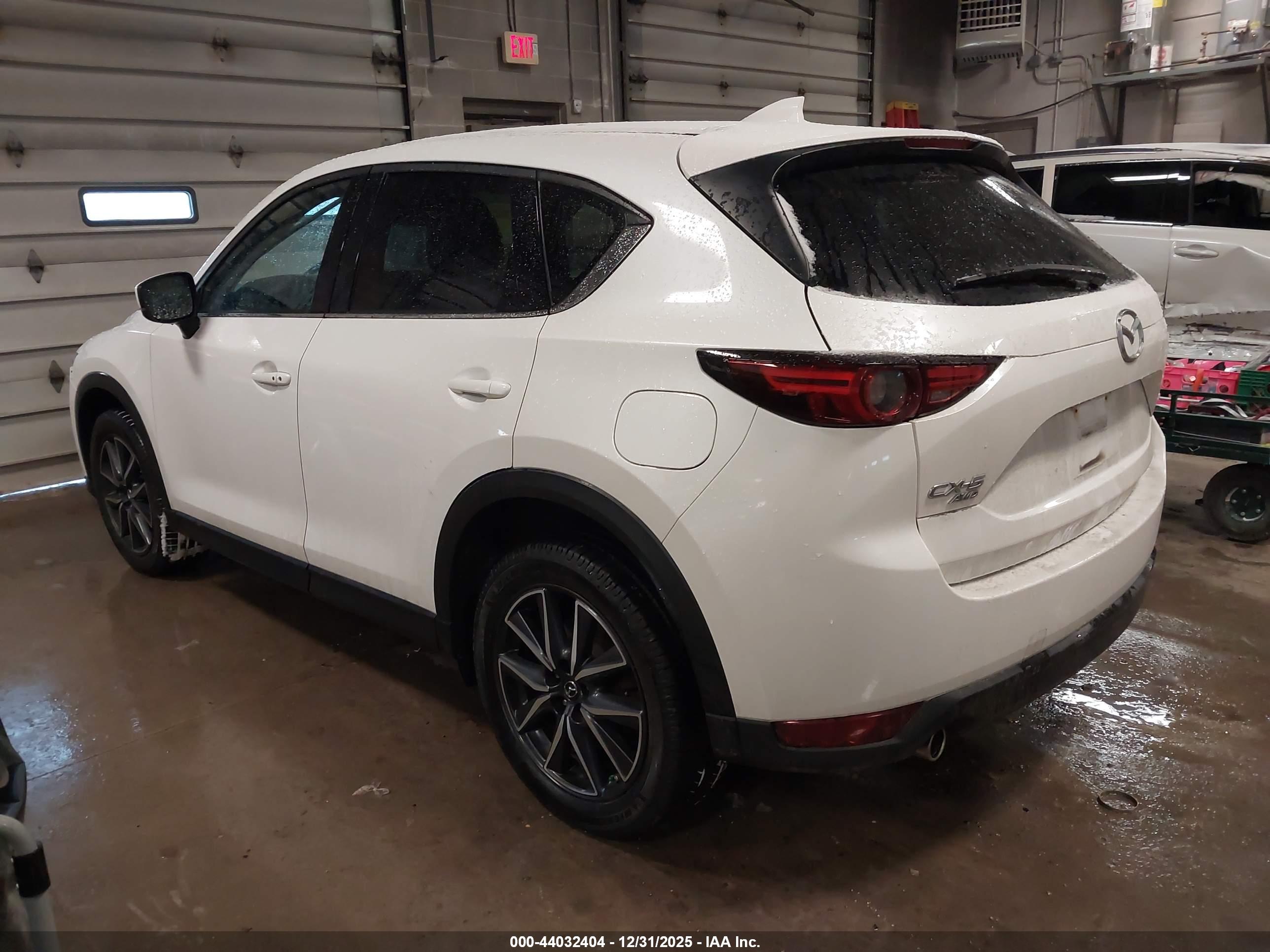 MAZDA CX-5 image 3