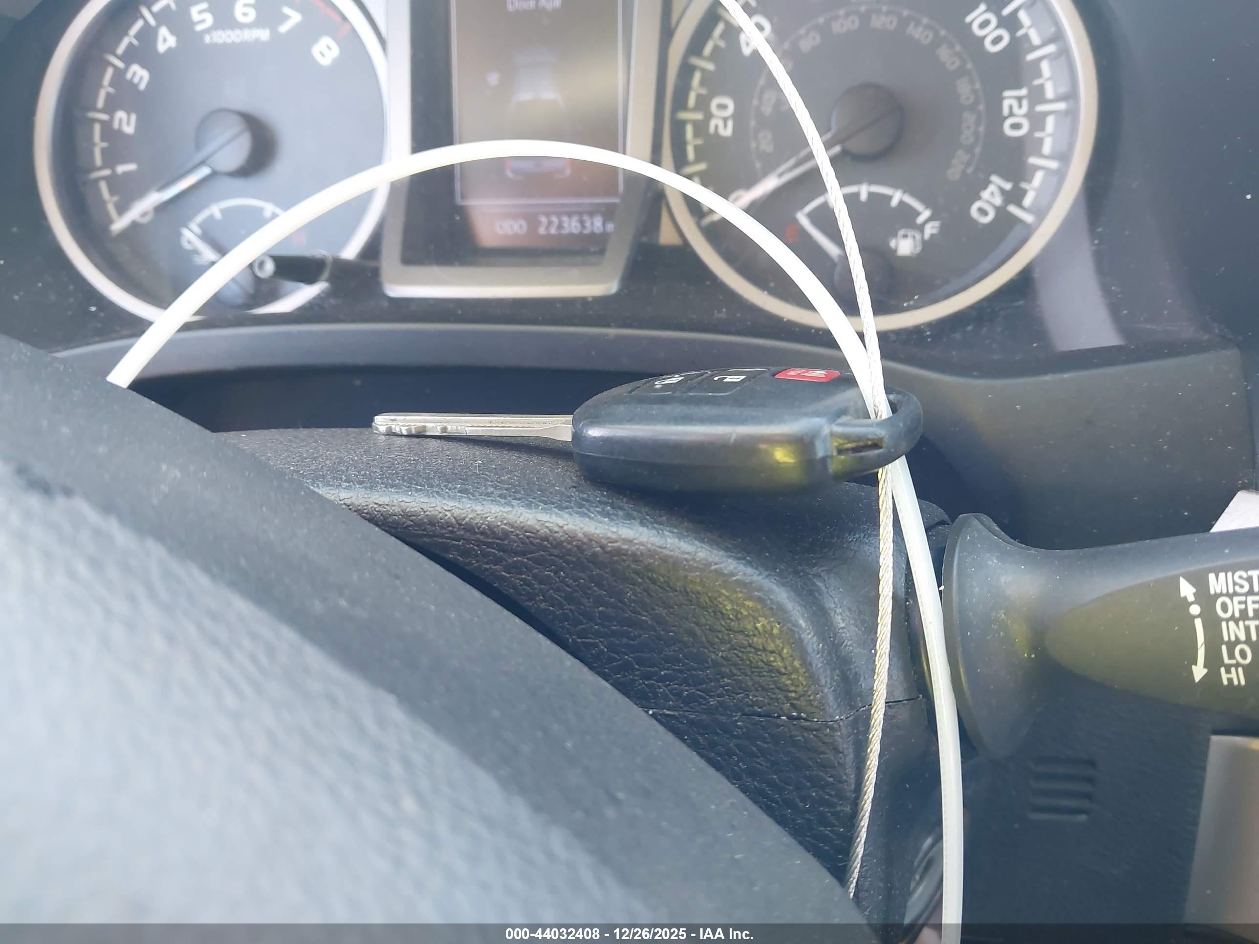 TOYOTA TACOMA image 11