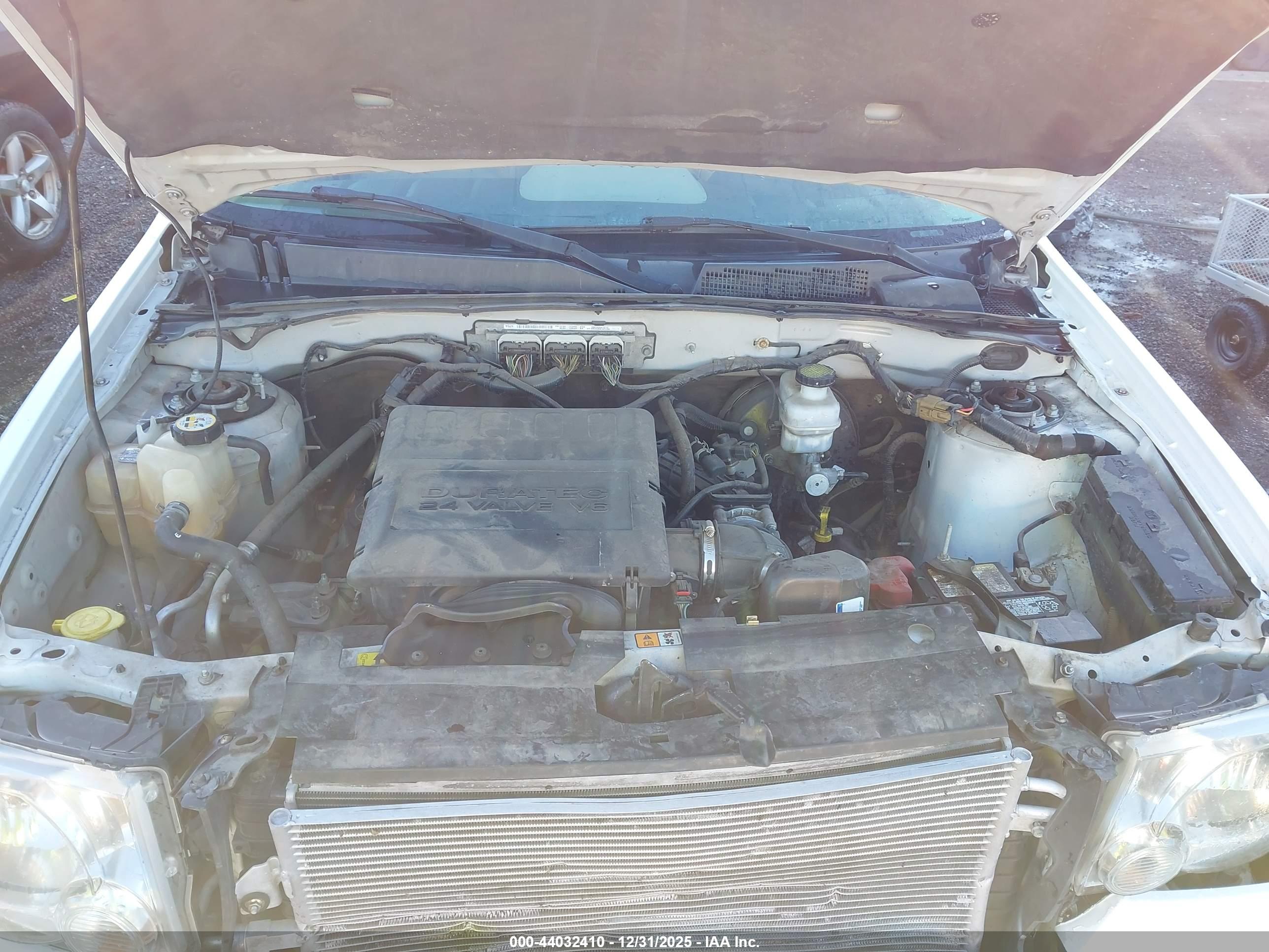 FORD ESCAPE image 10