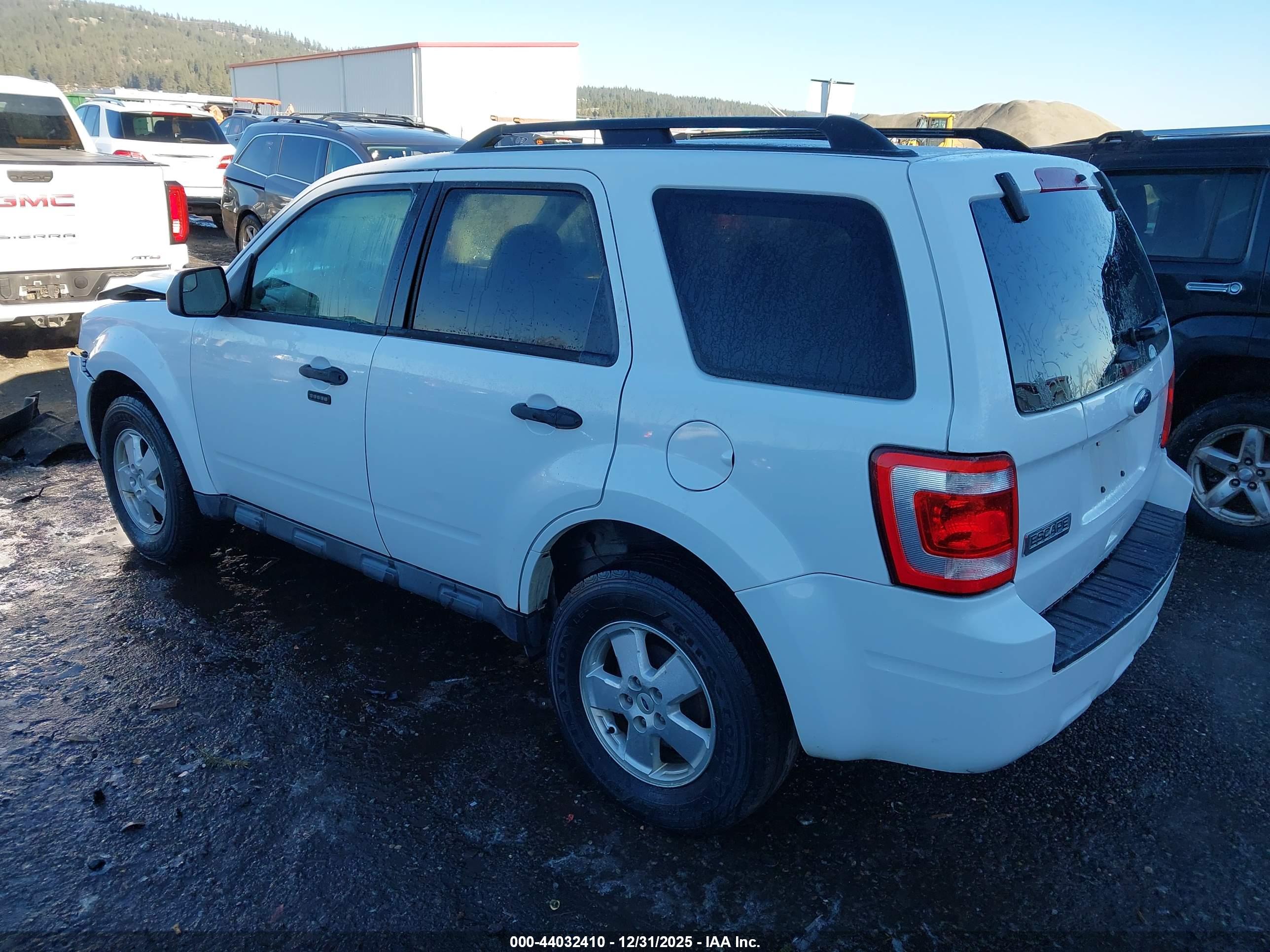 FORD ESCAPE image 3