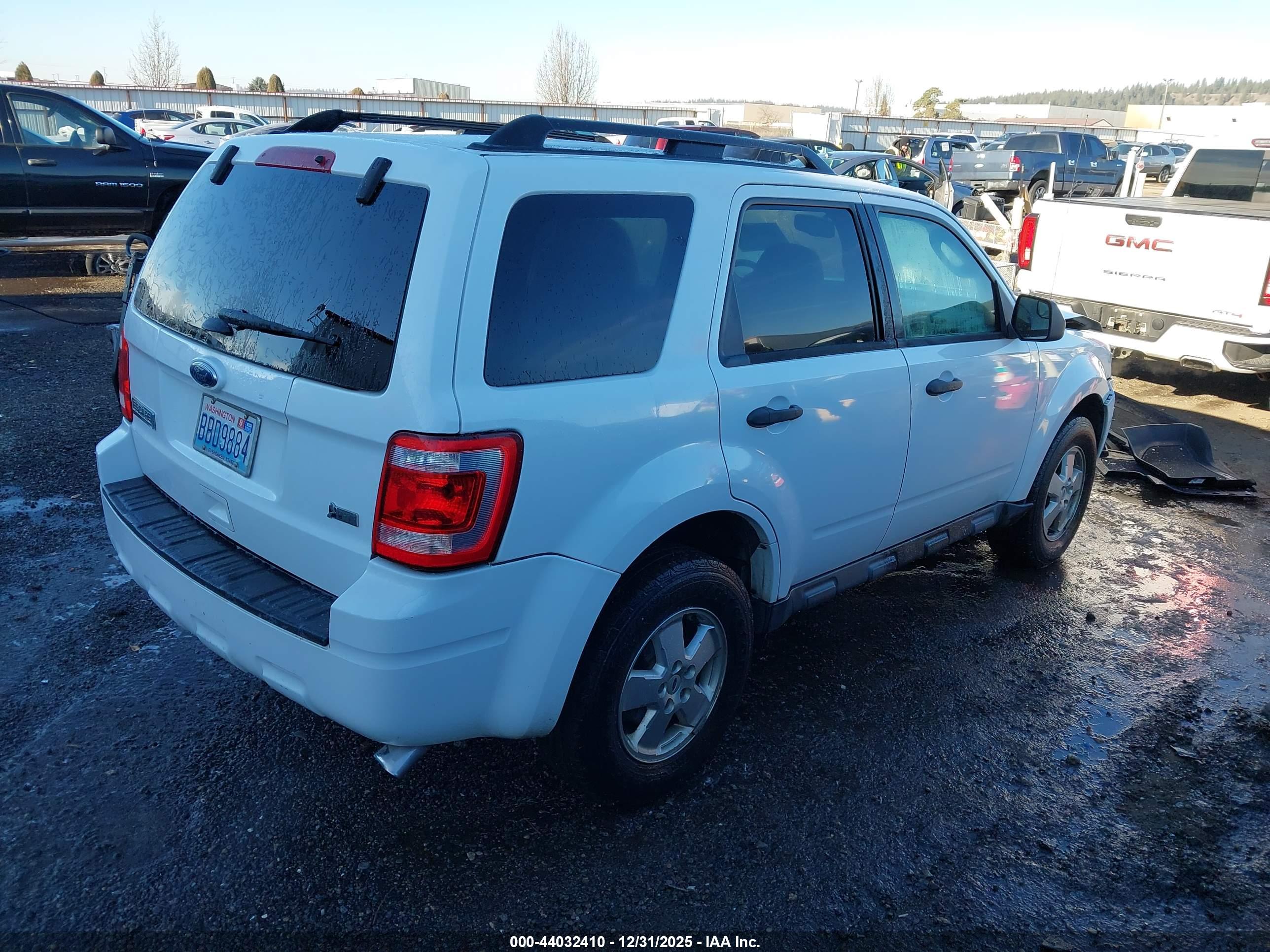 FORD ESCAPE image 4