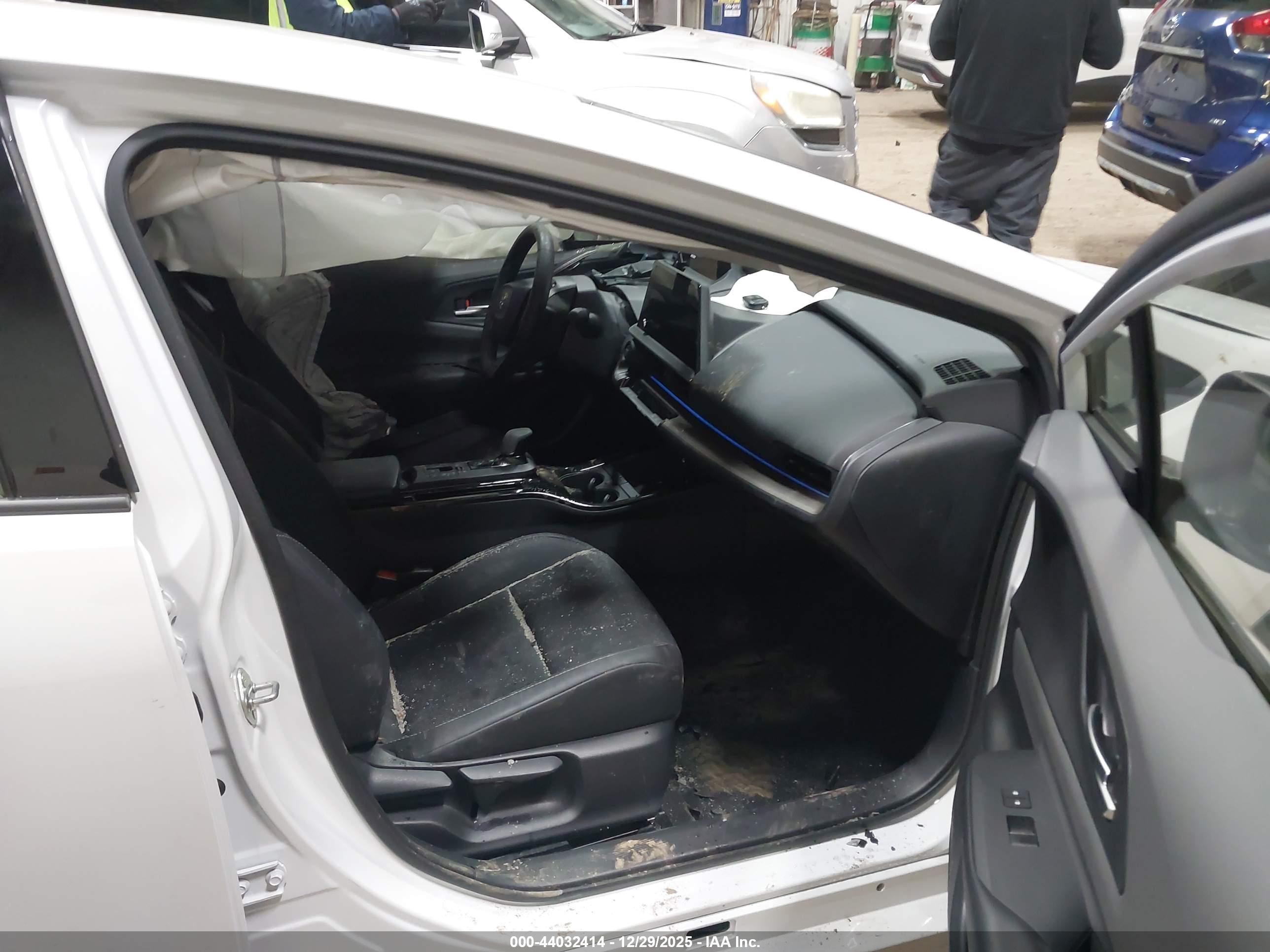 TOYOTA PRIUS image 5
