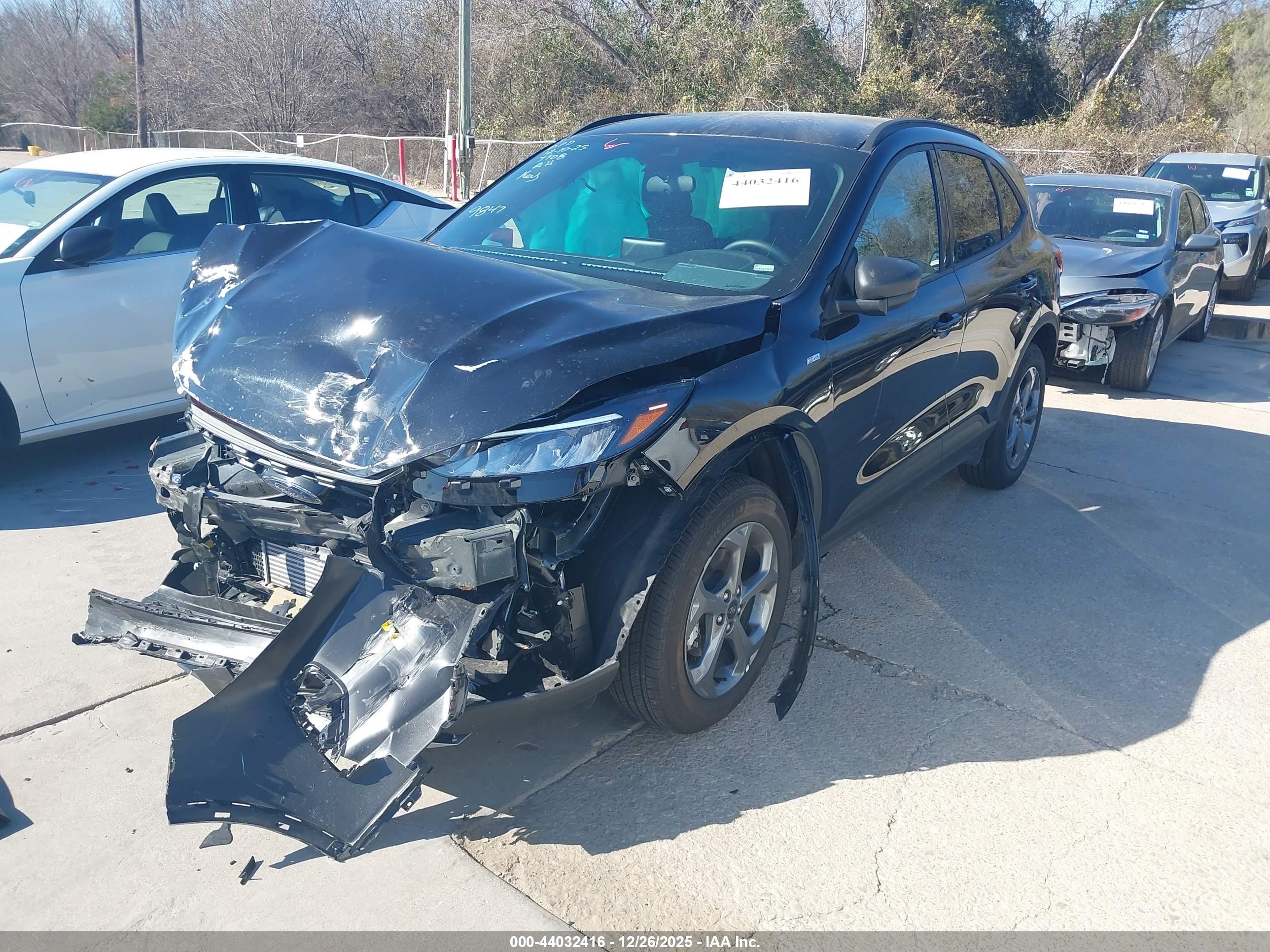 FORD ESCAPE image 2