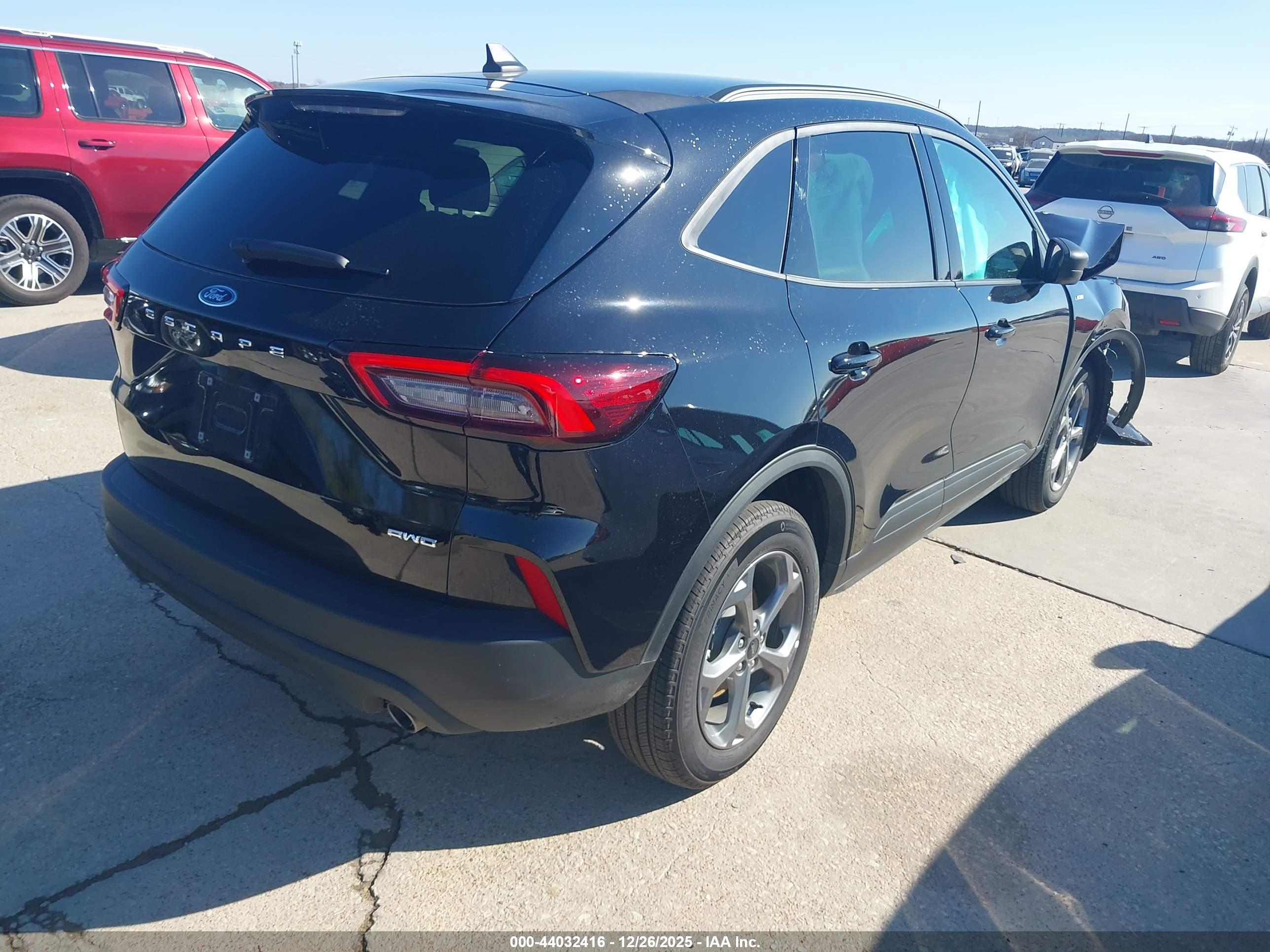 FORD ESCAPE image 4