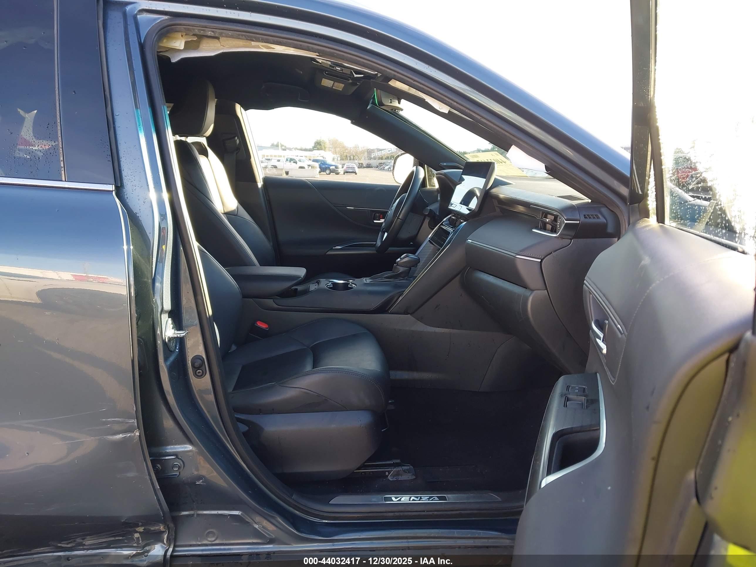 TOYOTA VENZA image 5