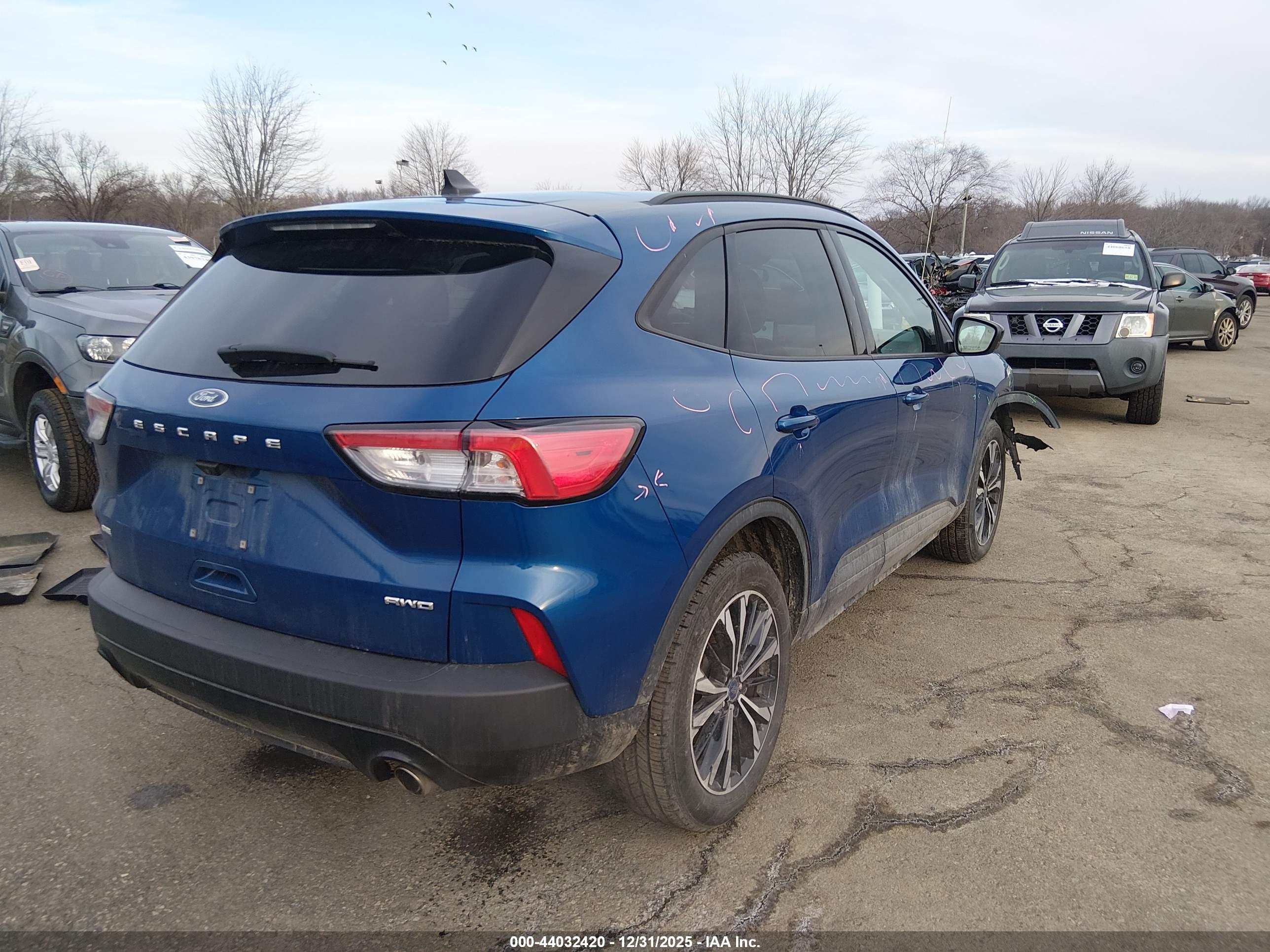 FORD ESCAPE image 4