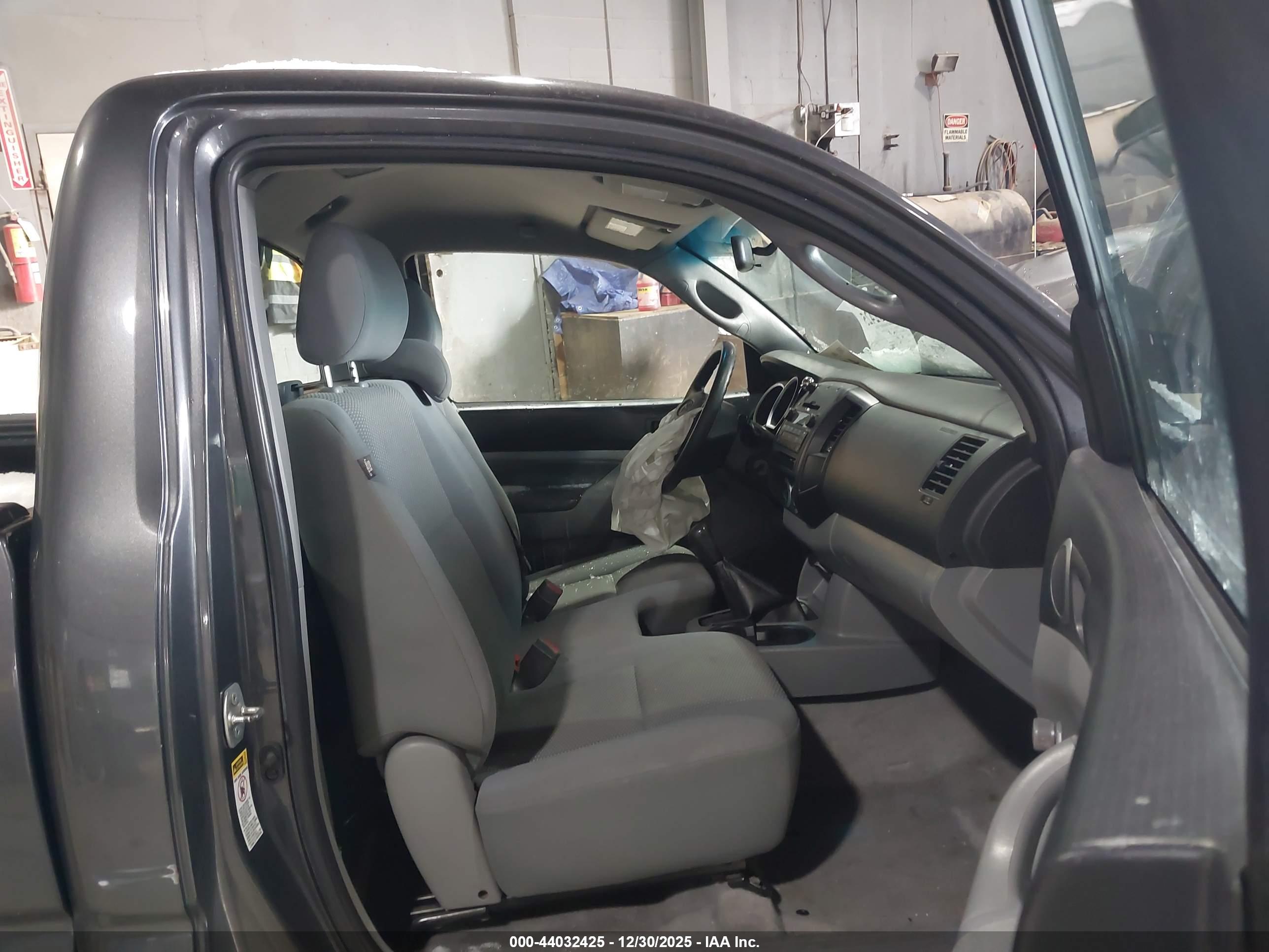 TOYOTA TACOMA image 5