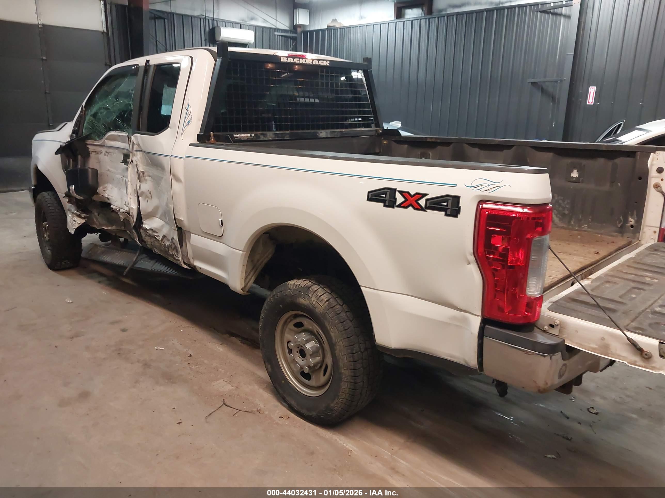 FORD F-350 image 3