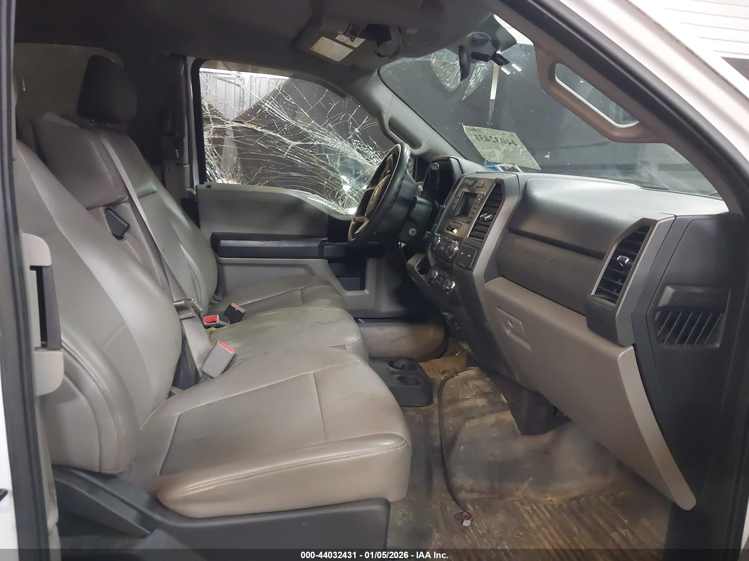 FORD F-350 image 5