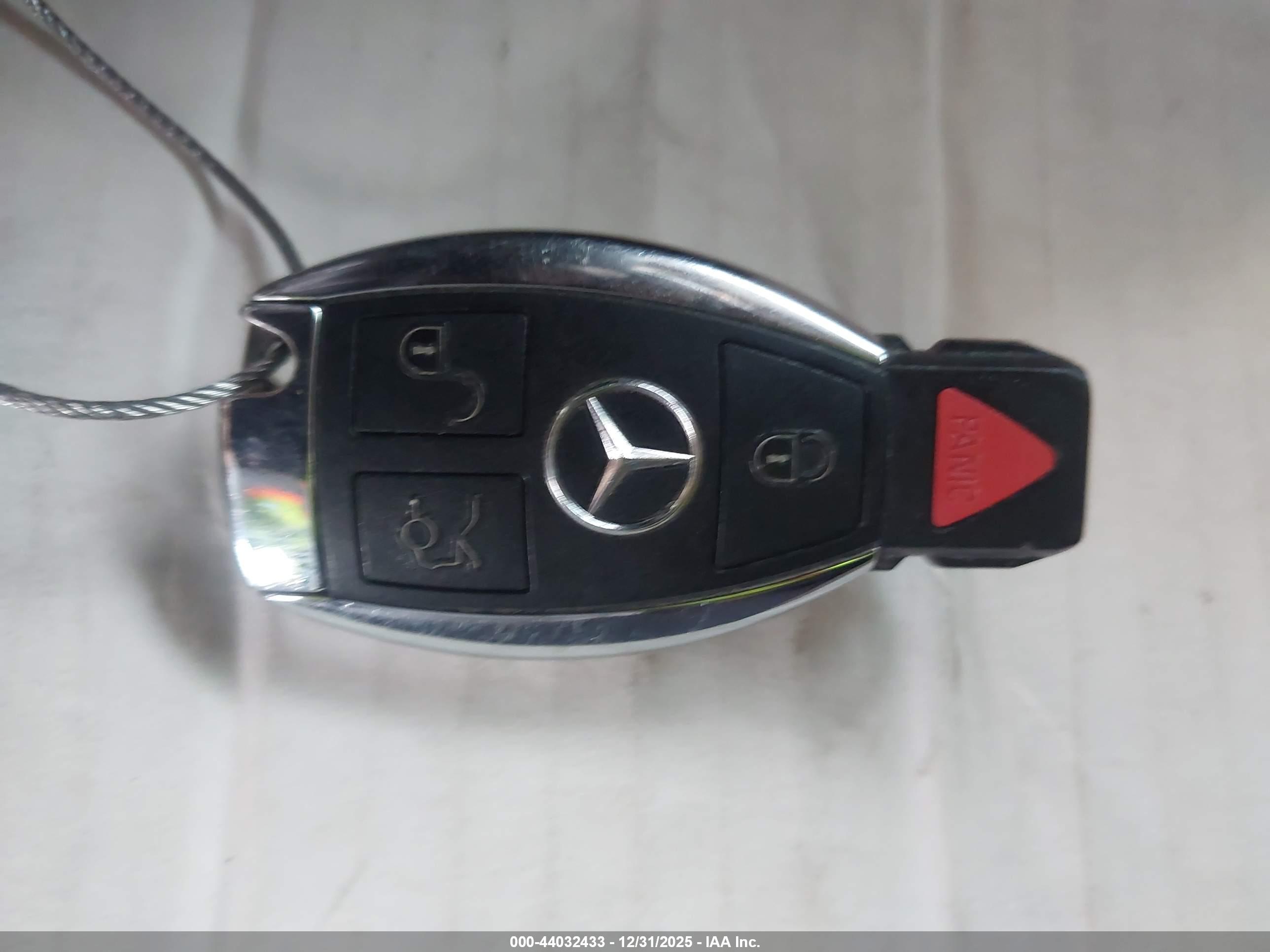 MERCEDES-BENZ E image 11
