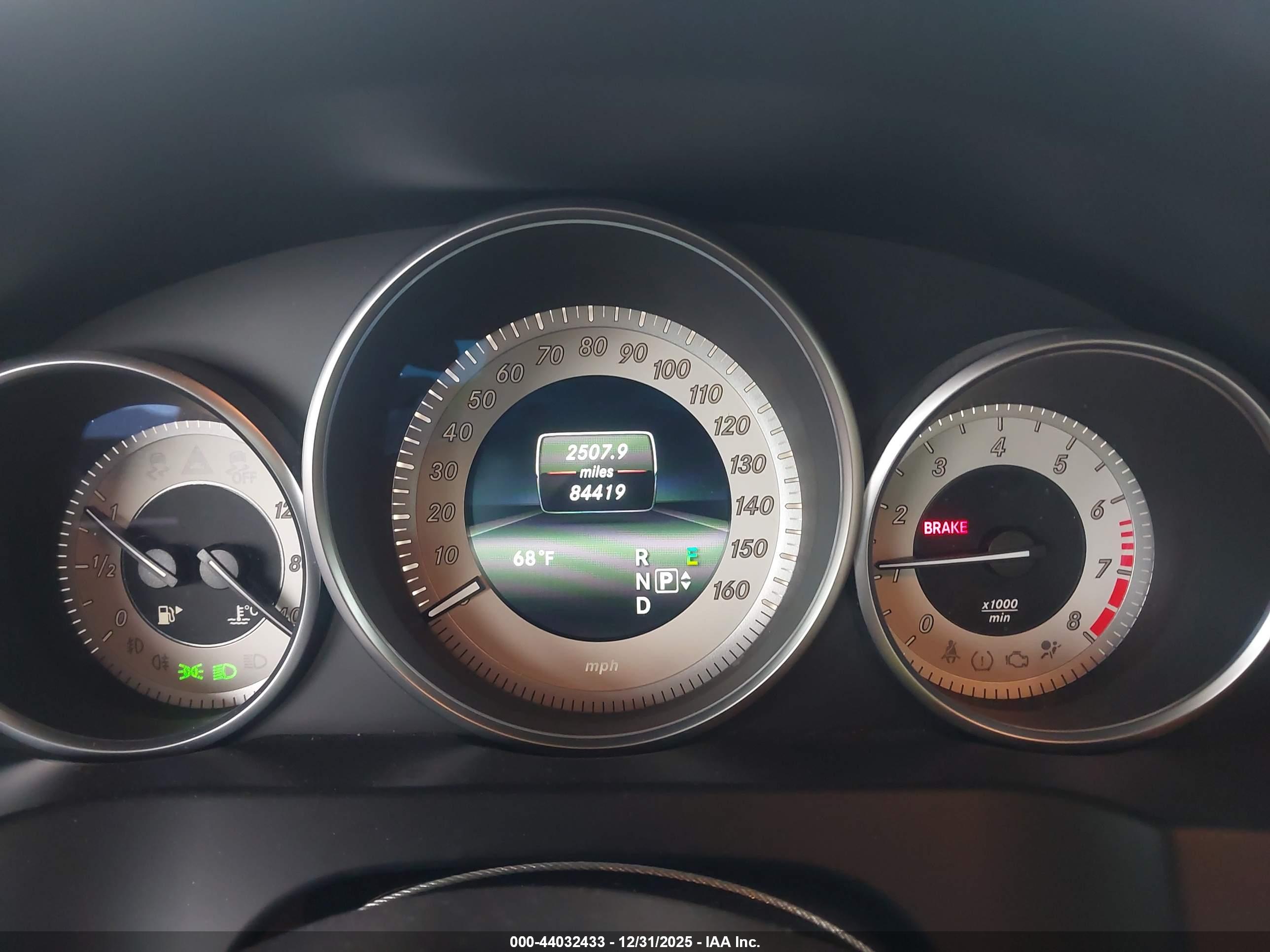 MERCEDES-BENZ E image 7
