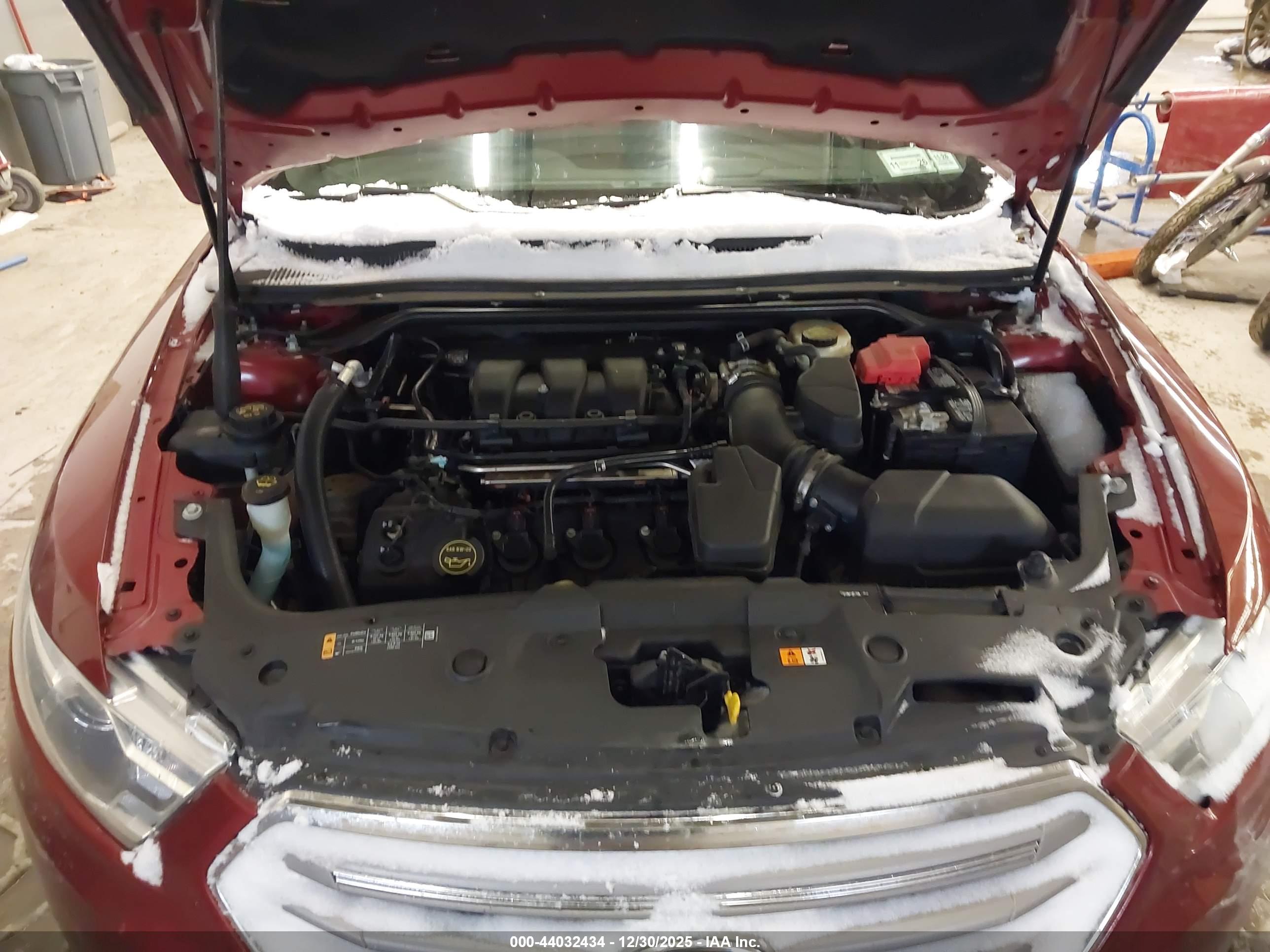 FORD TAURUS image 10