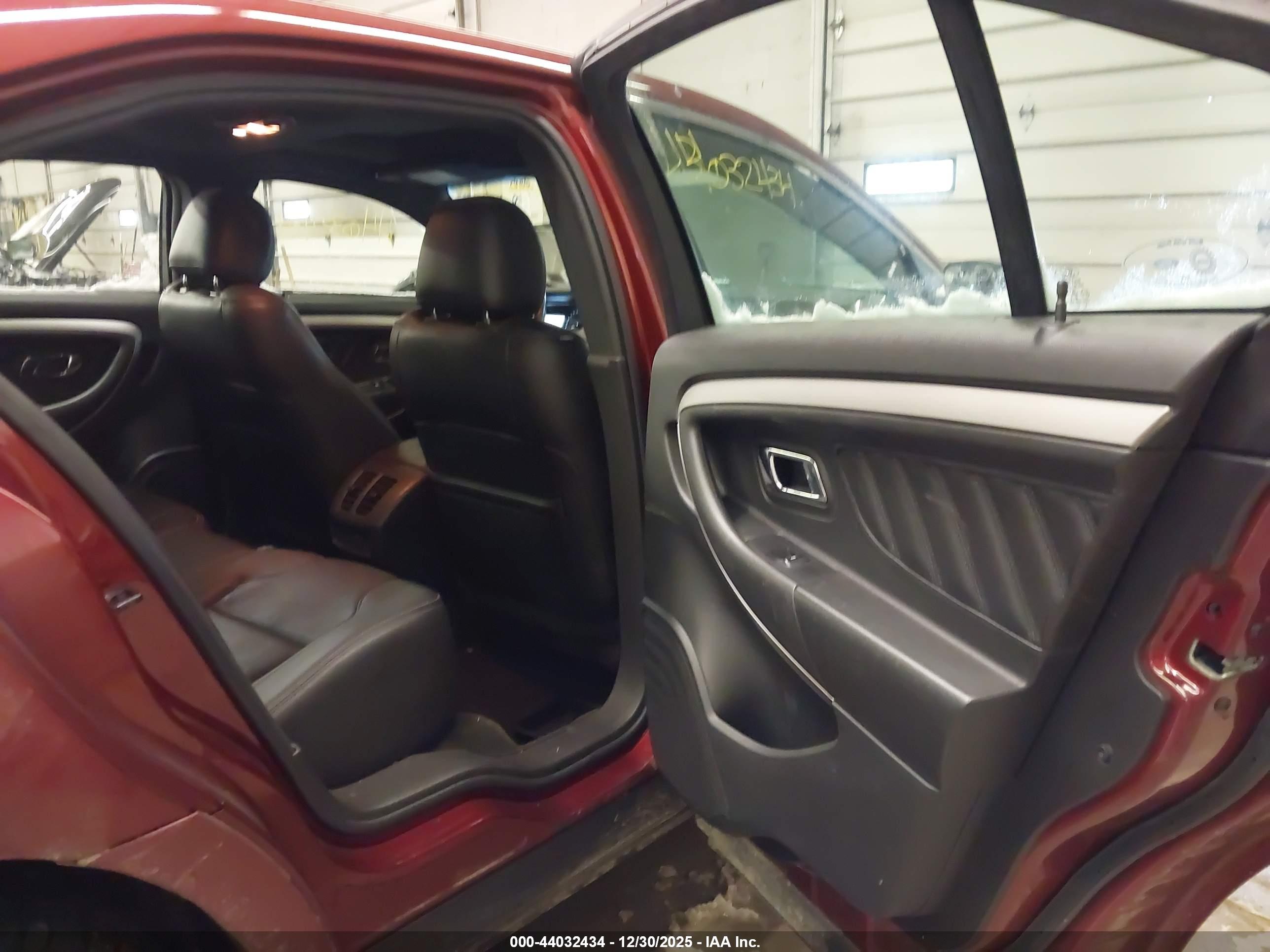 FORD TAURUS image 8