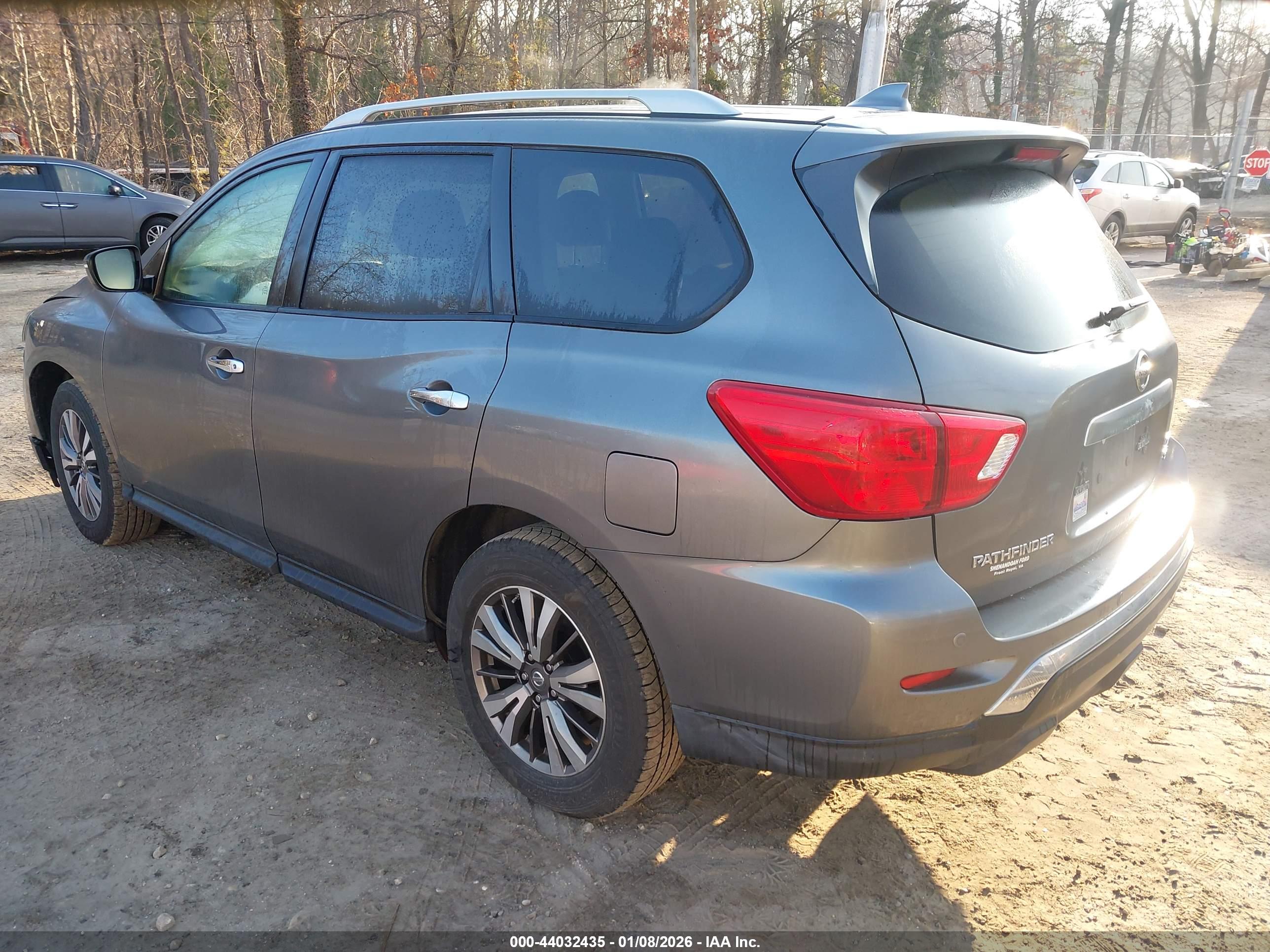 NISSAN PATHFINDER image 3