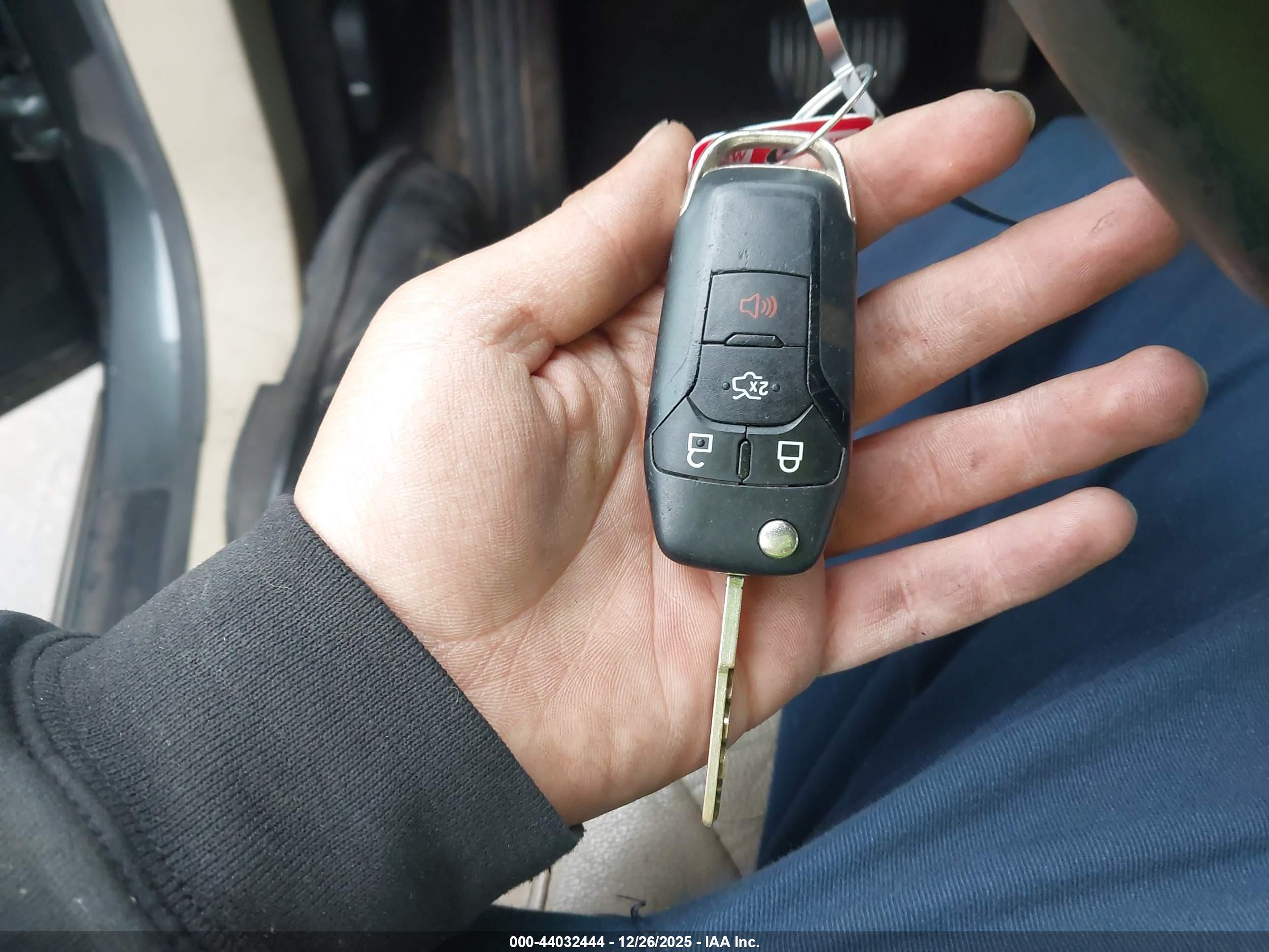 FORD FUSION image 11
