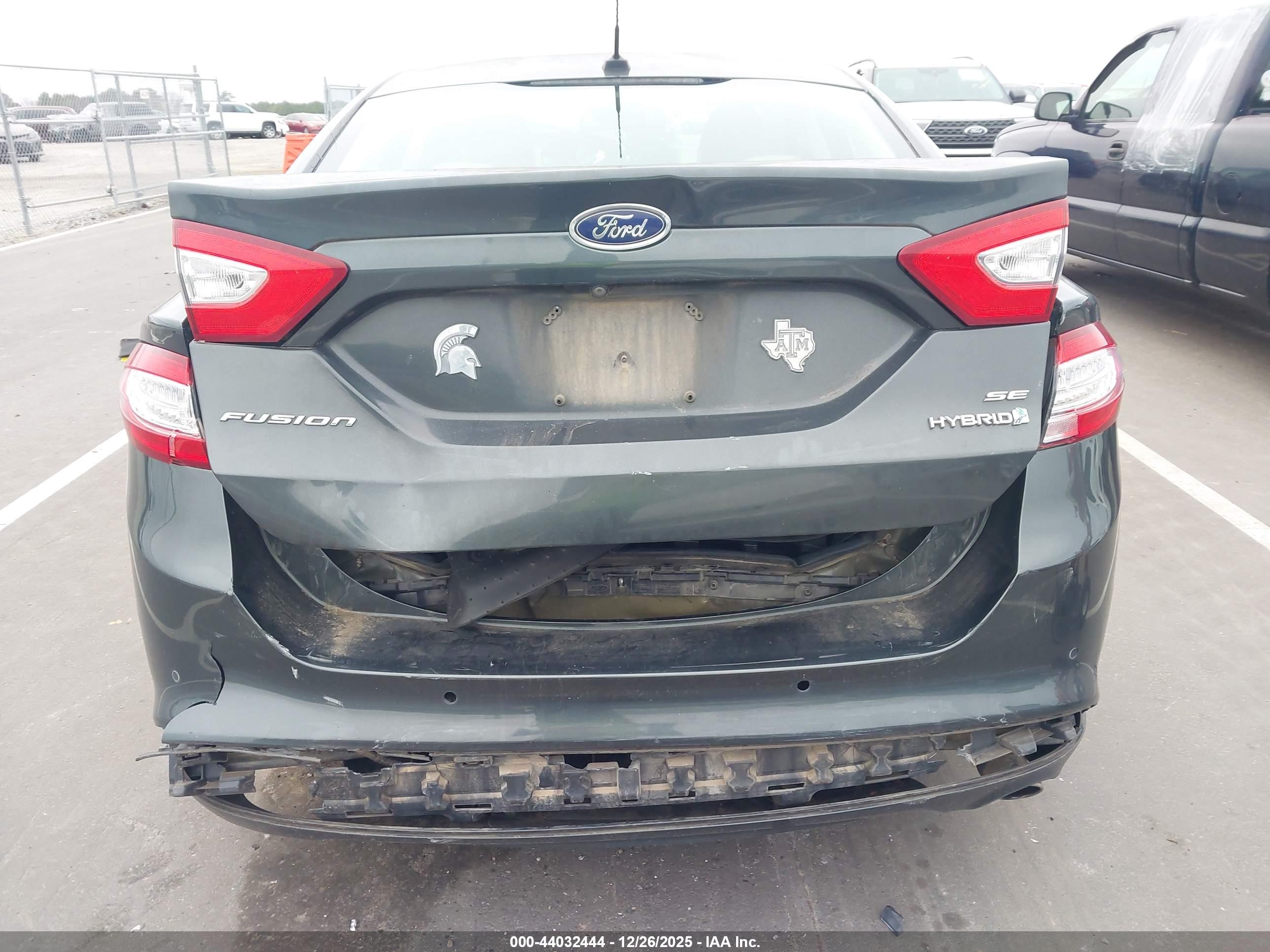 FORD FUSION image 6