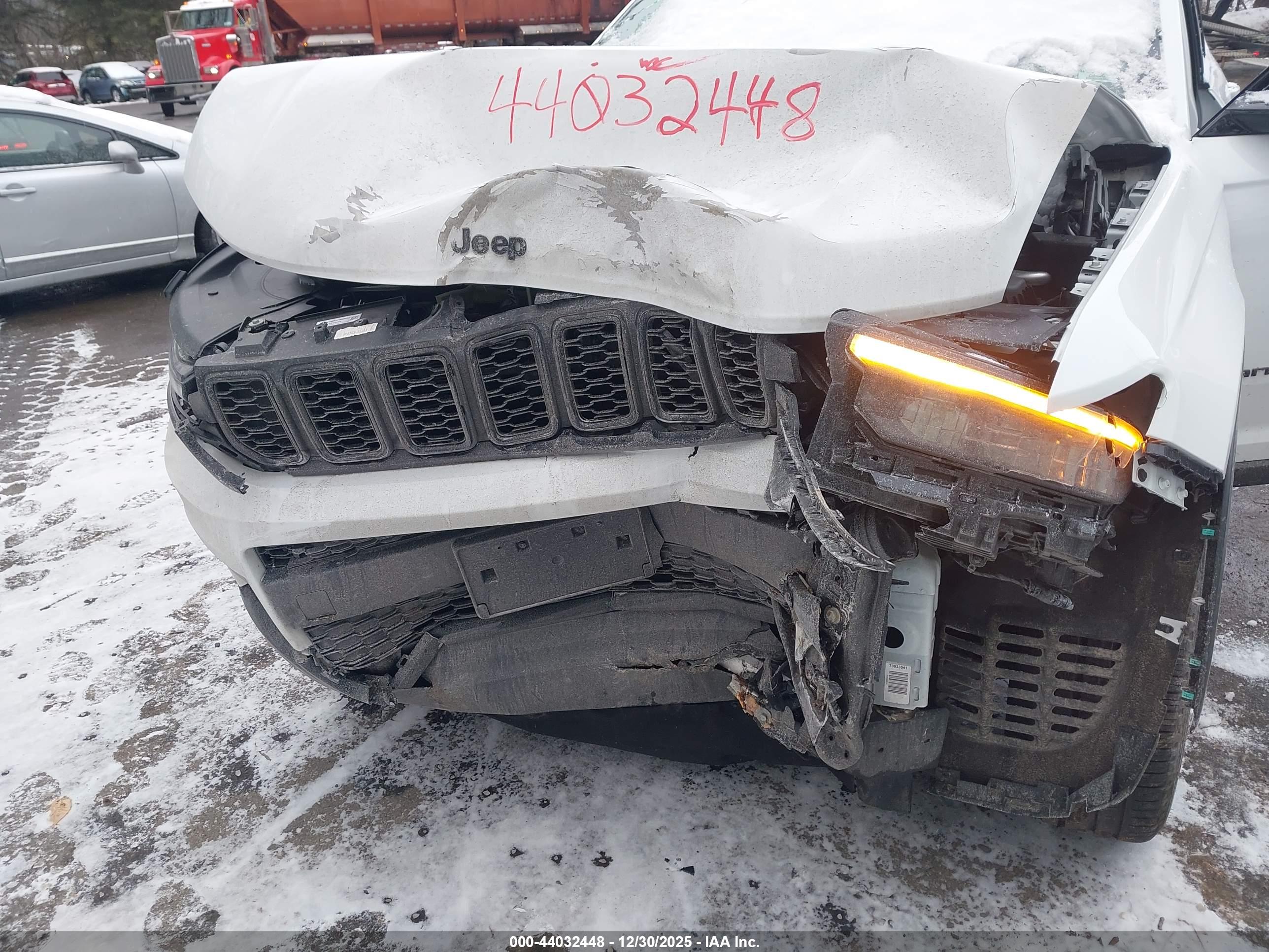 JEEP GRAND image 6