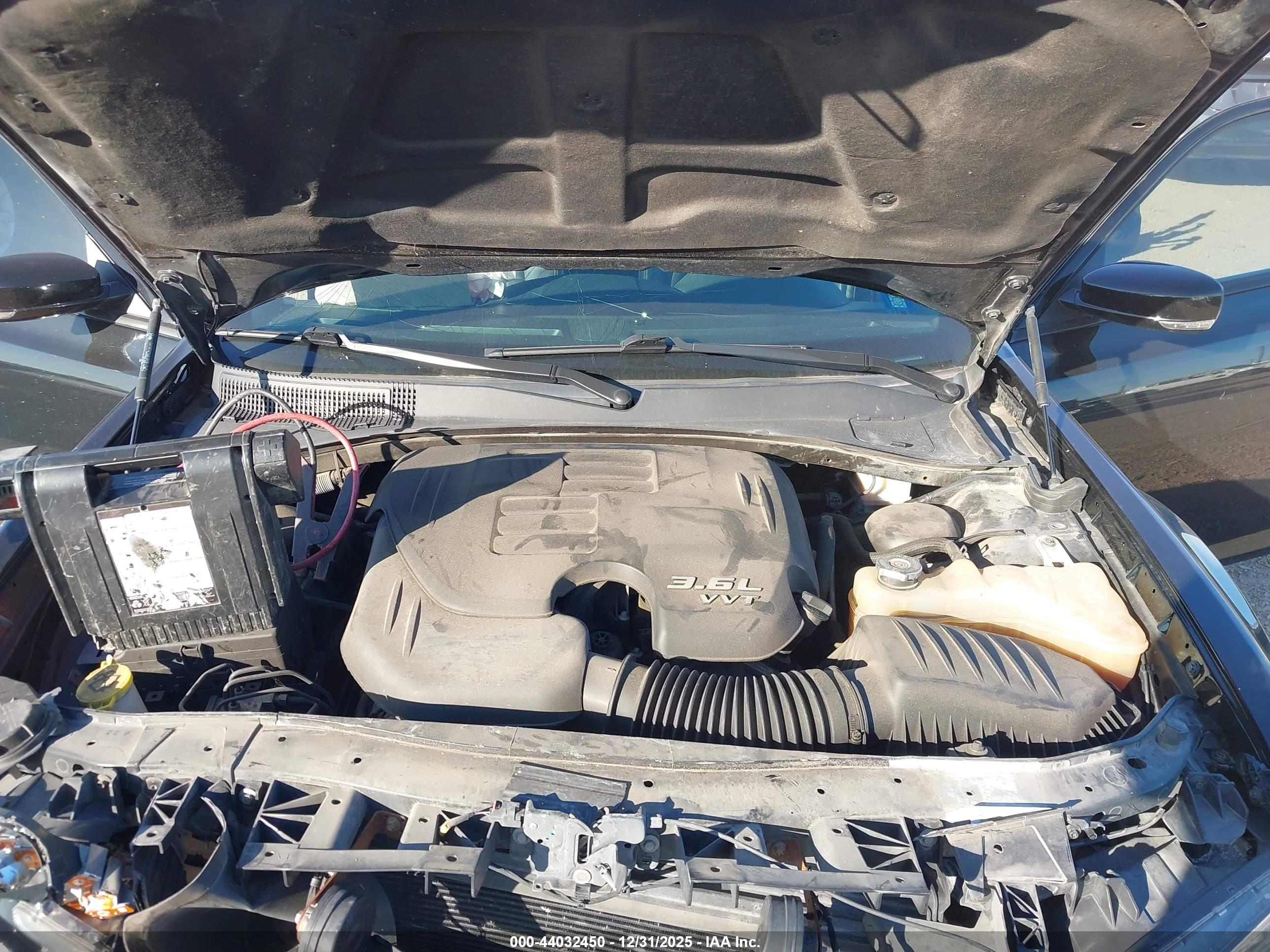 CHRYSLER 300 image 10
