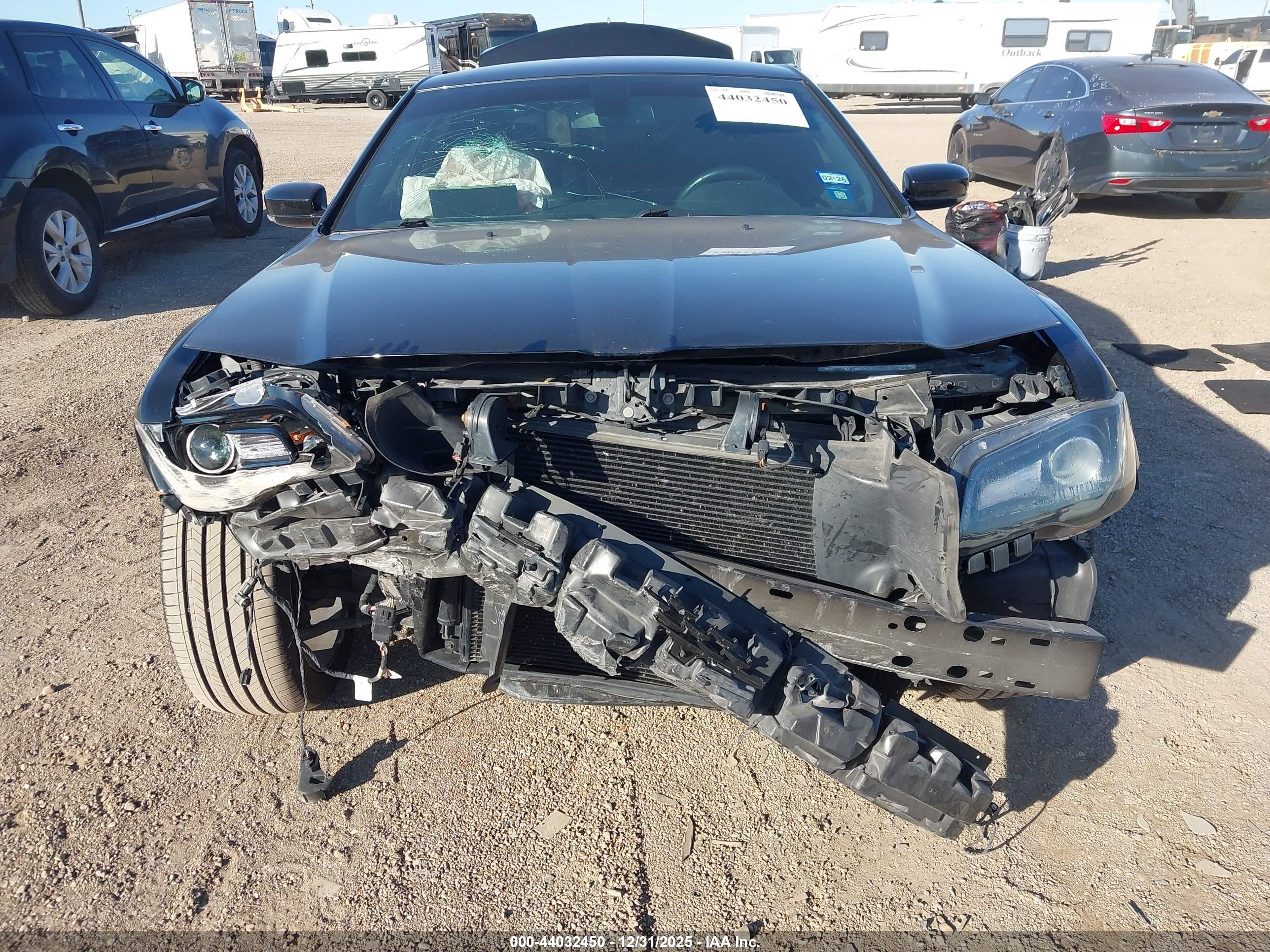 CHRYSLER 300 image 6