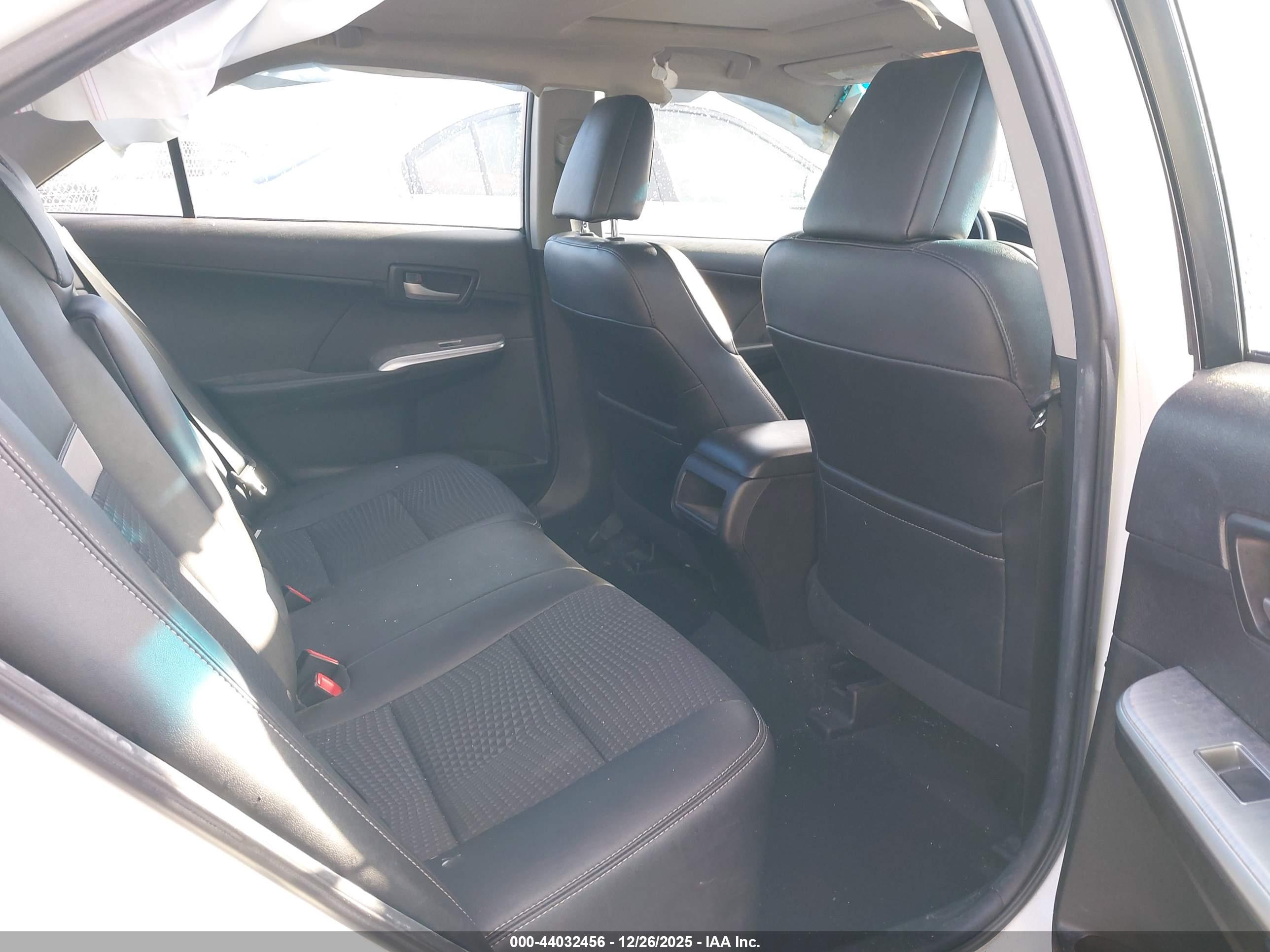 TOYOTA CAMRY image 8