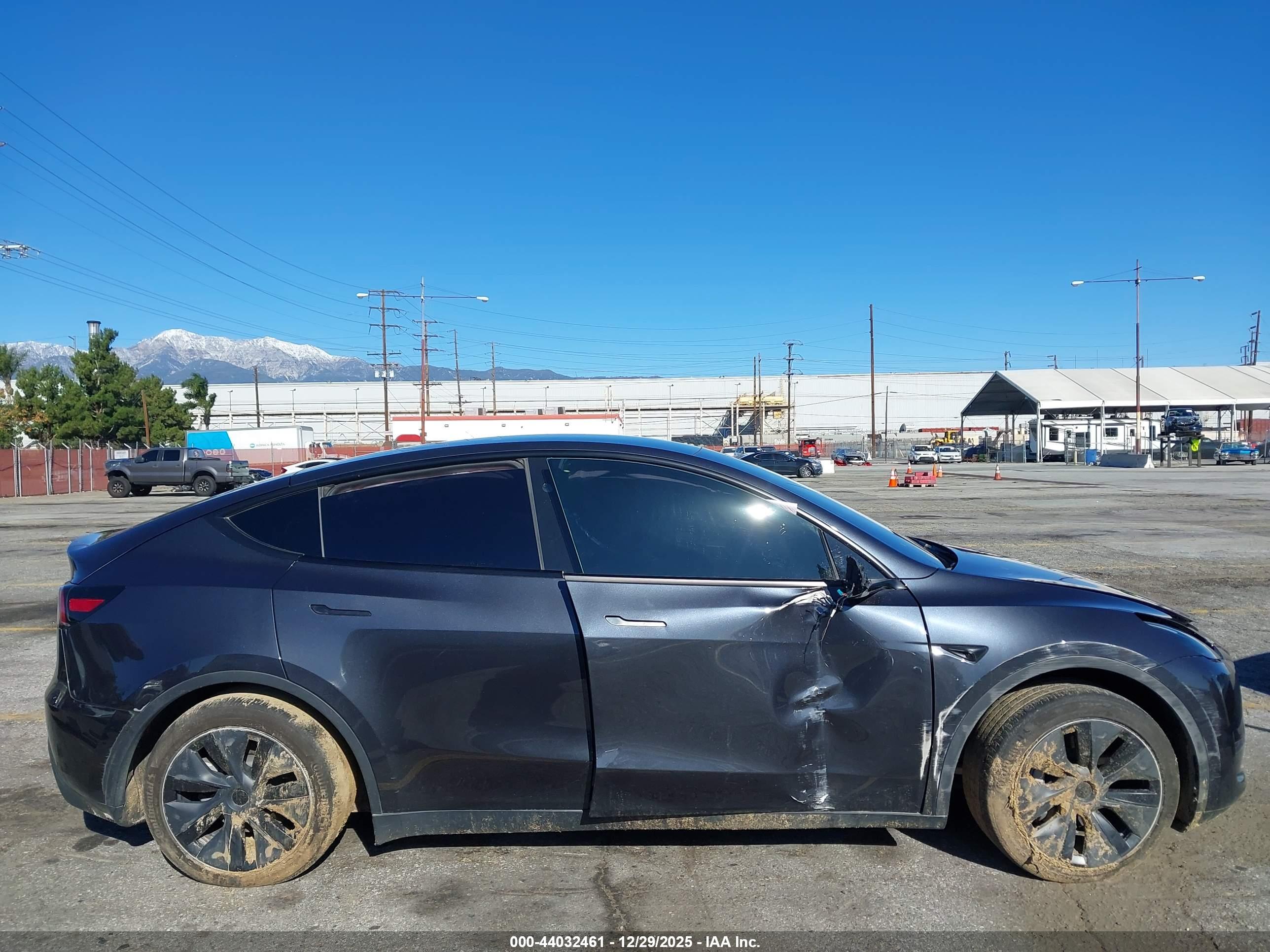 TESLA MODEL image 6