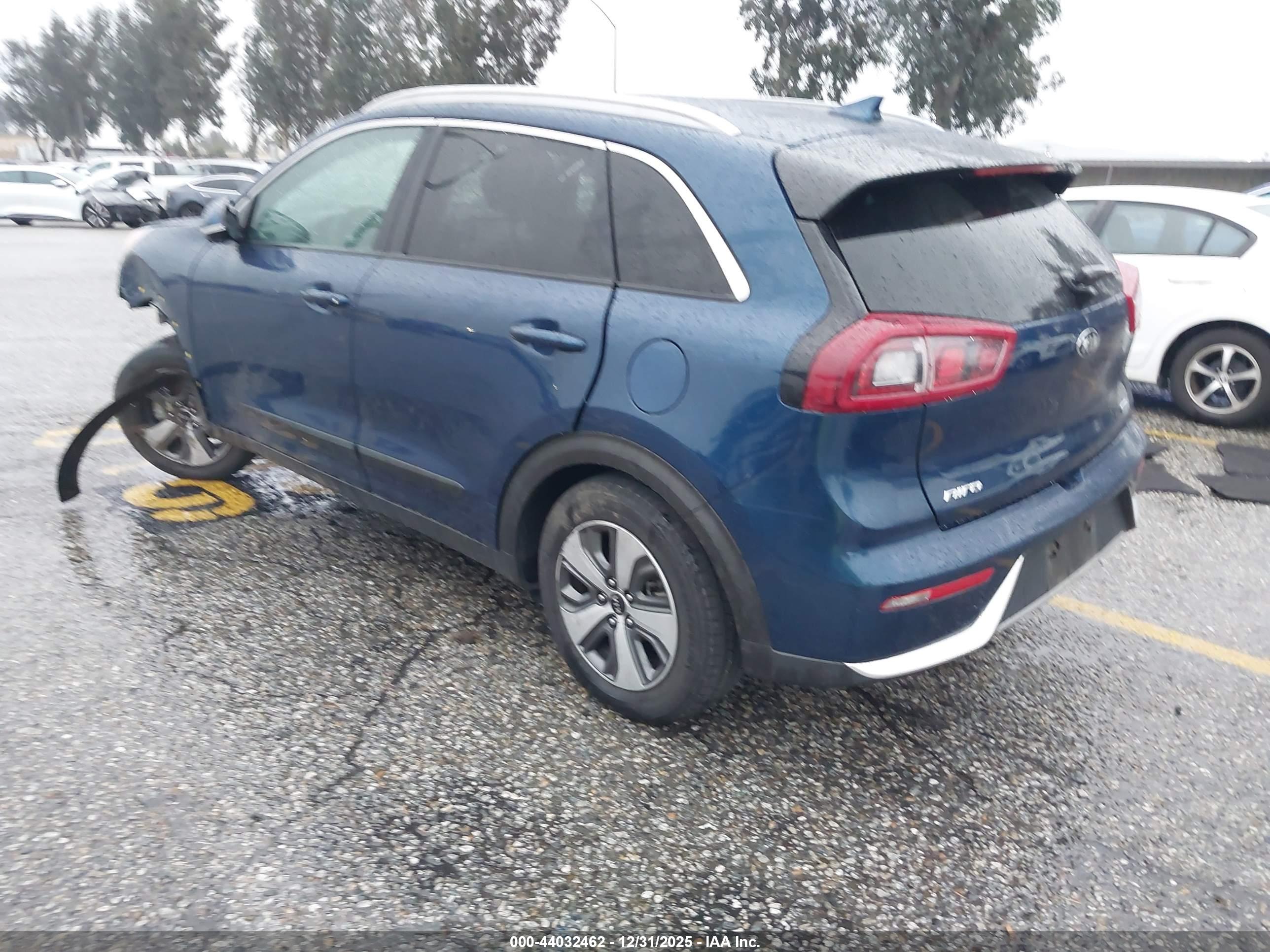 KIA NIRO image 3