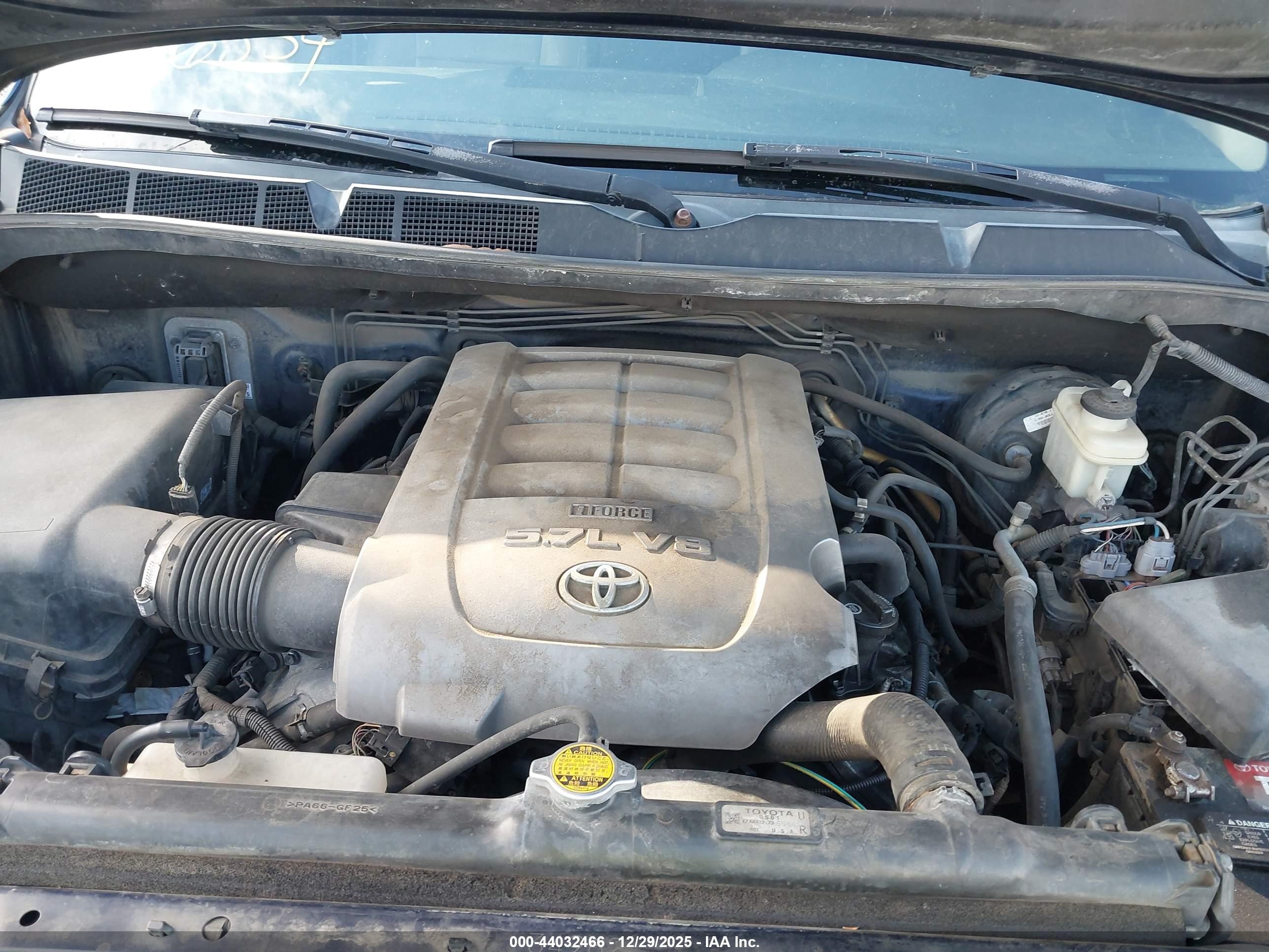 TOYOTA TUNDRA image 10